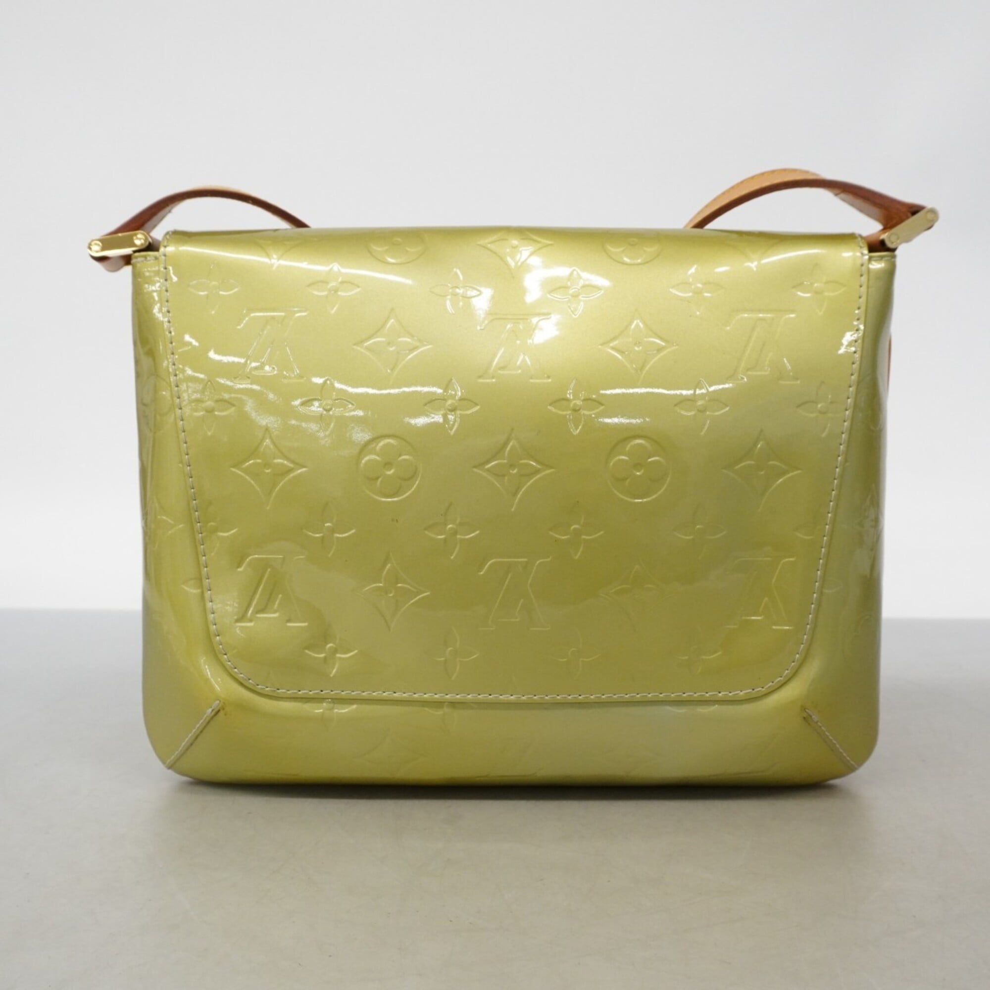 Louis Vuitton Gris Shoulder Bag (Pre-Owned)