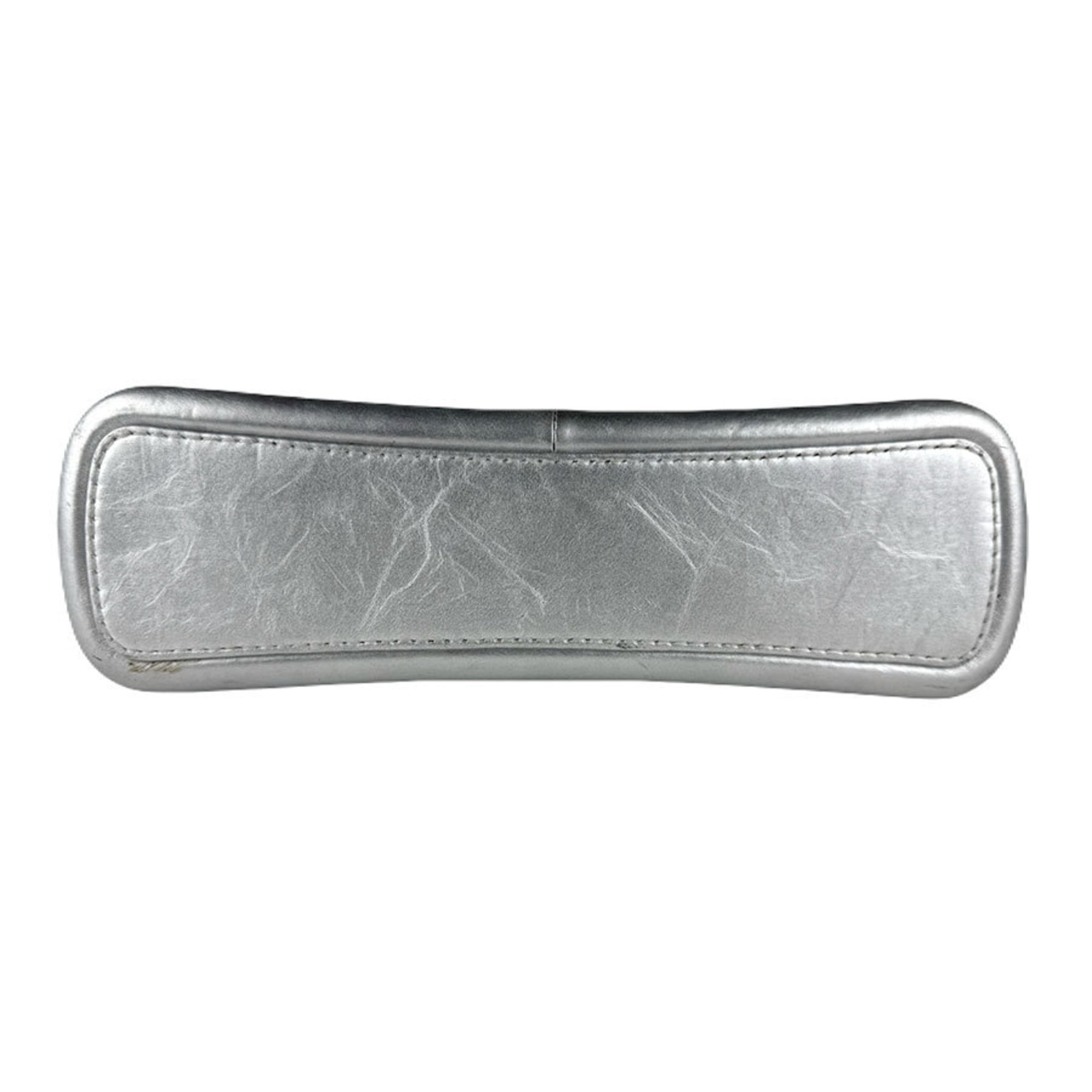 Chanel Silver Leather Shoulder Bag (Pre-Owned)