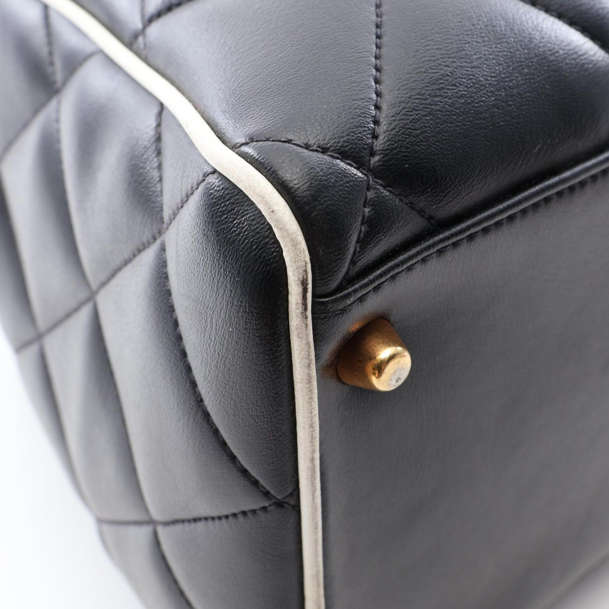Chanel Black White Leather Boston Bag Handbag (Pre-Owned)