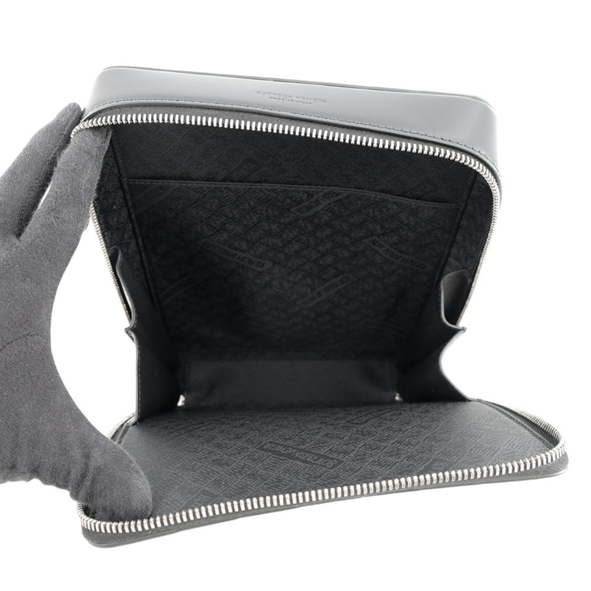 Bottega Veneta Black Leather Shoulder Bag (Pre-Owned)