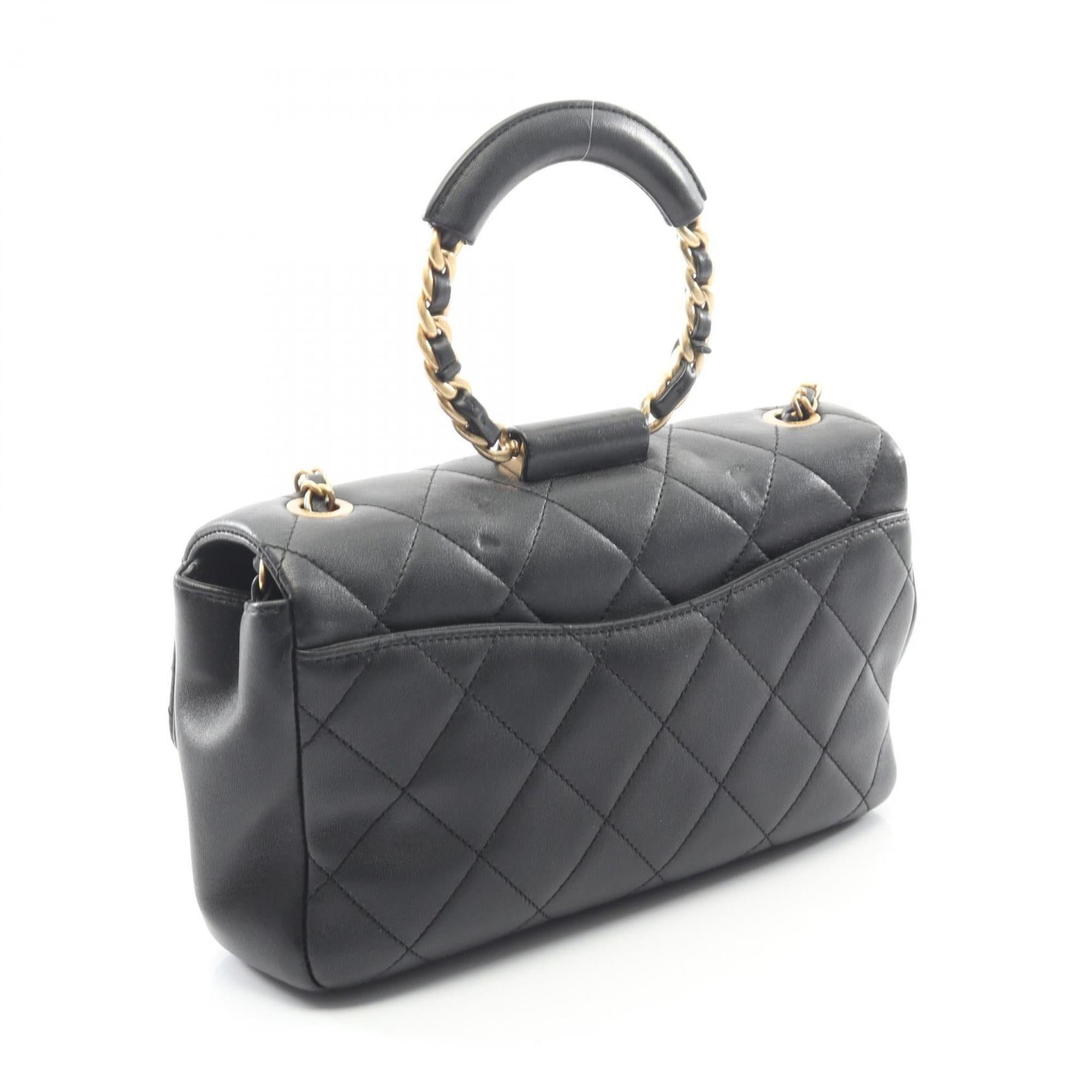 Chanel Black Leather Shoulder Bag (Pre-Owned)