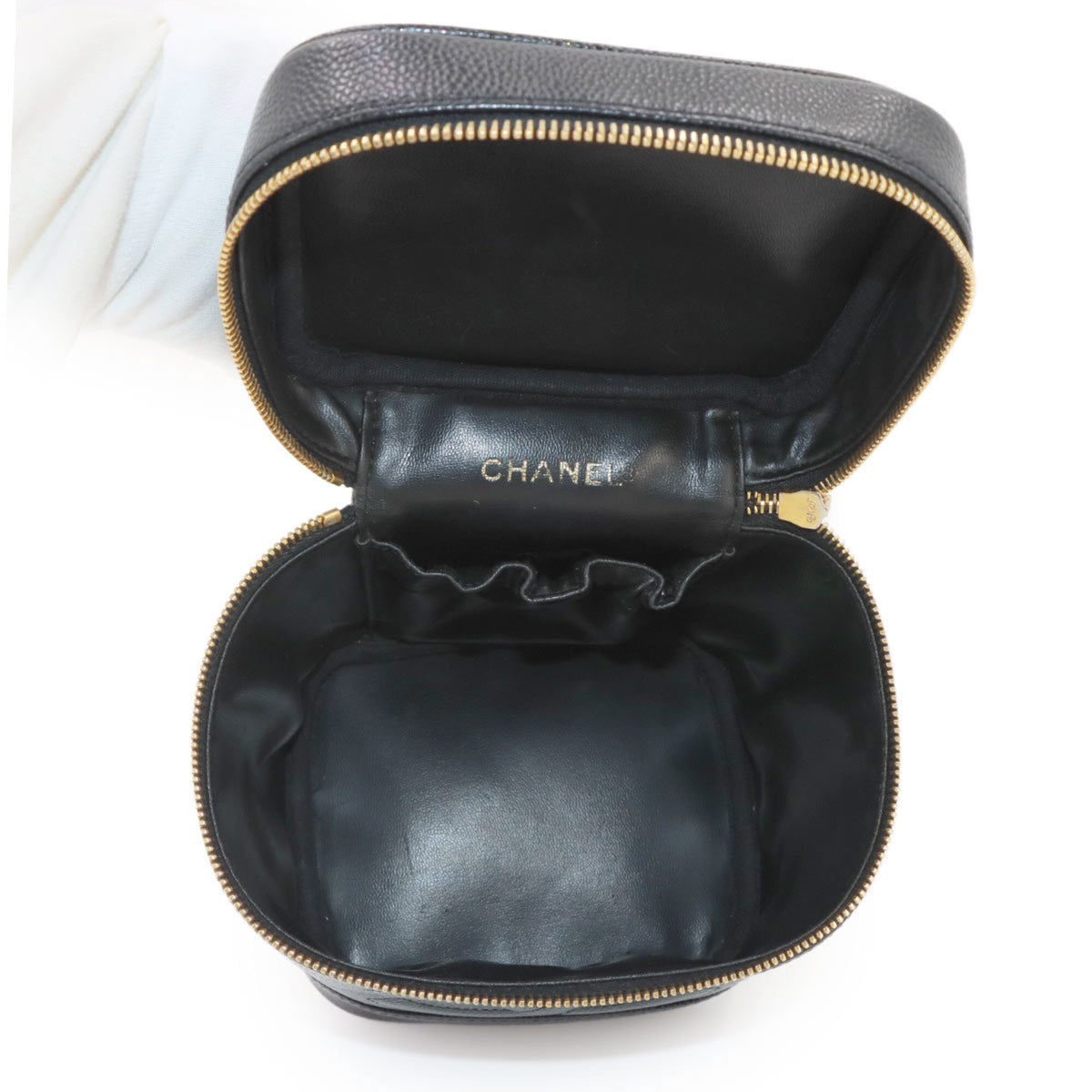 Chanel Black Grained Calfskin Handbag Vanity Bag (Pre-Owned)