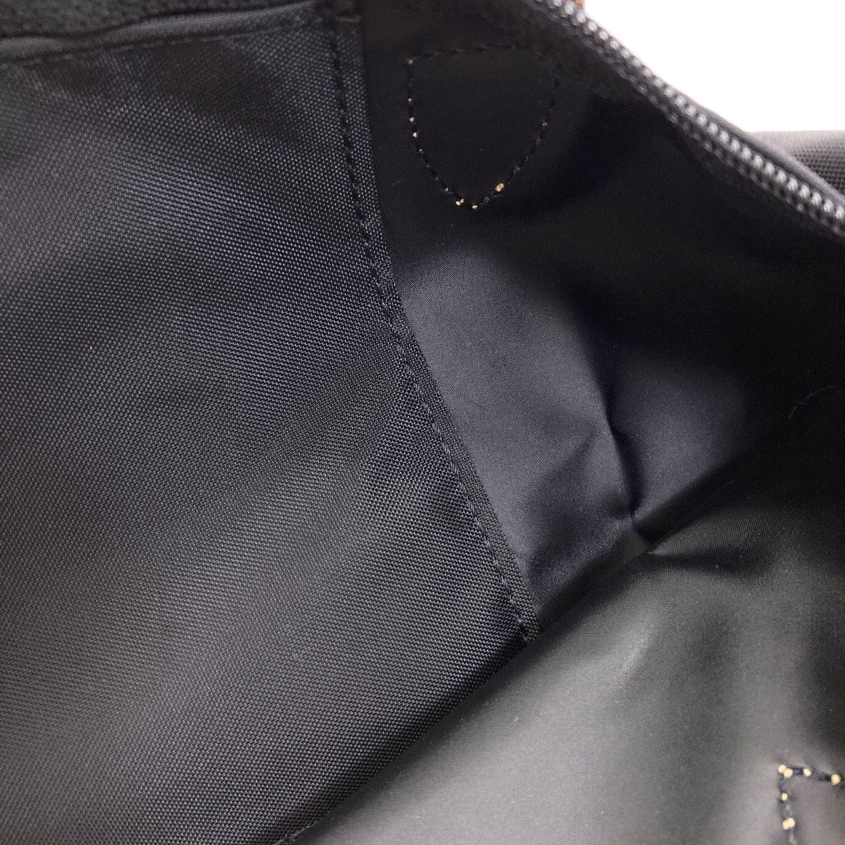Longchamp Black Nylon Handbag (Pre-Owned)