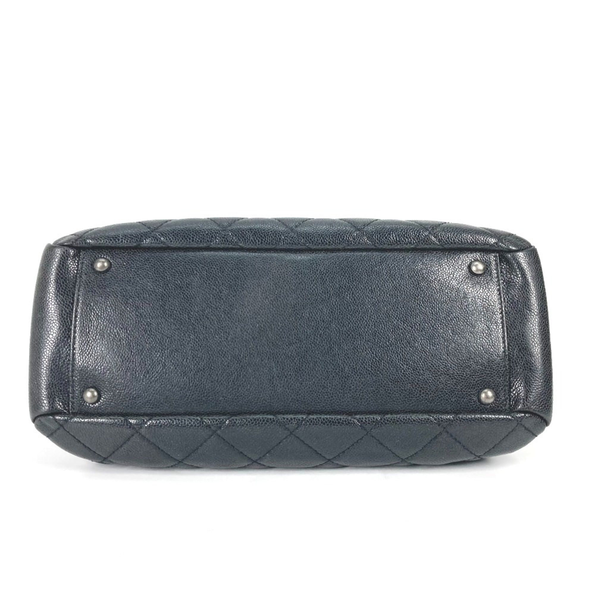 Chanel Black Leather Shoulder Bag (Pre-Owned)