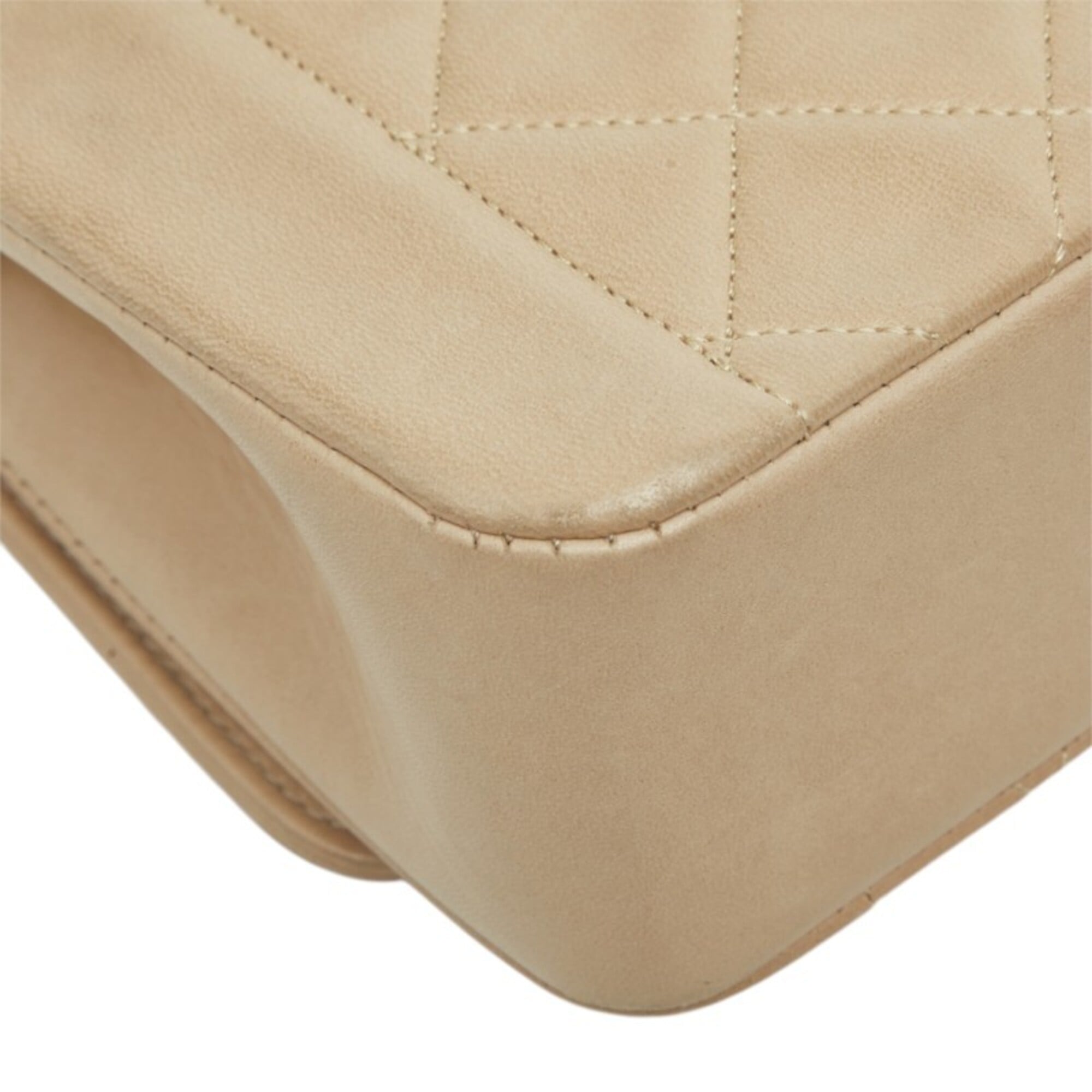 Chanel Beige Leather Shoulder Bag (Pre-Owned)