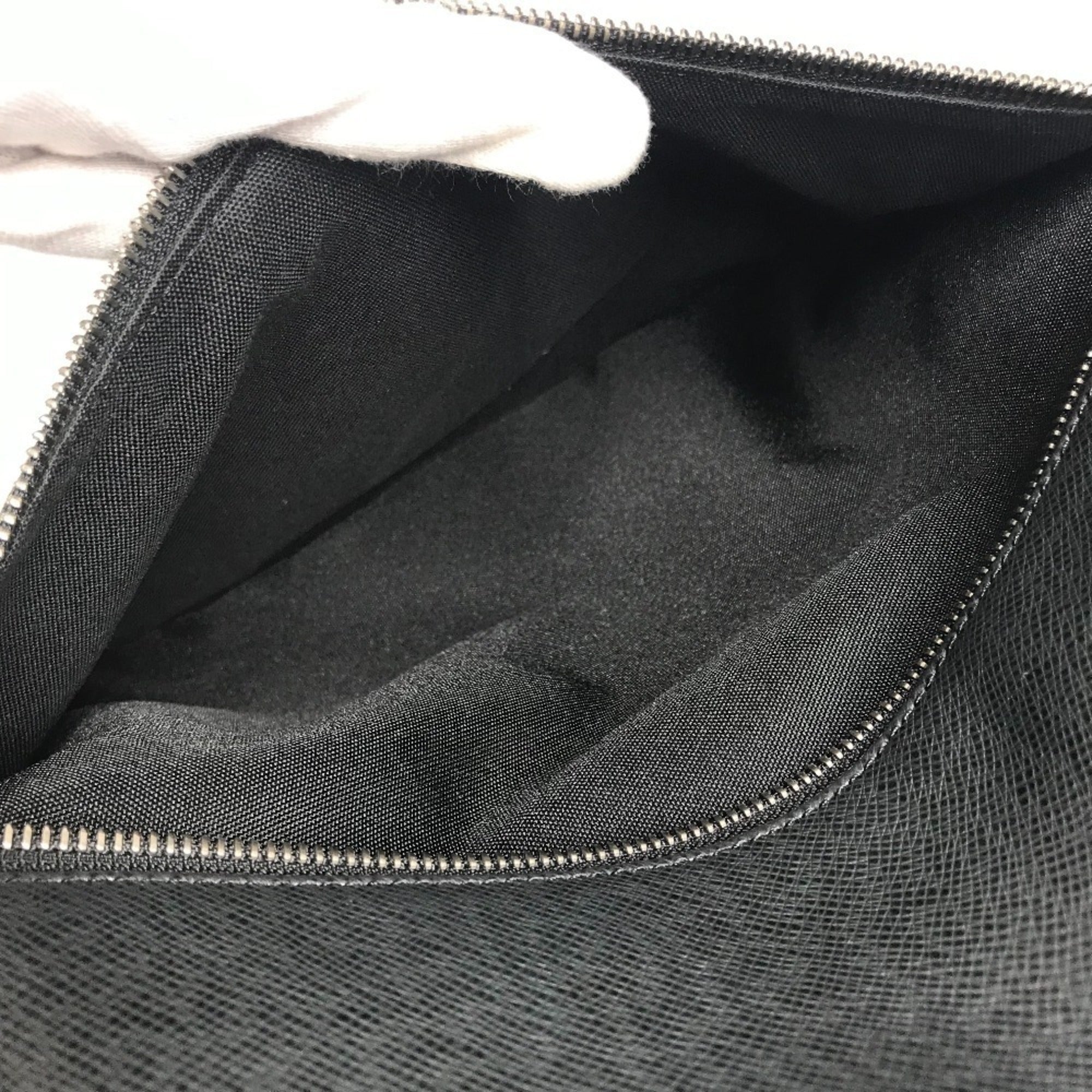 Louis Vuitton Black Khaki Taiga Leather Messenger Bag Shoulder Bag (Pre-Owned)
