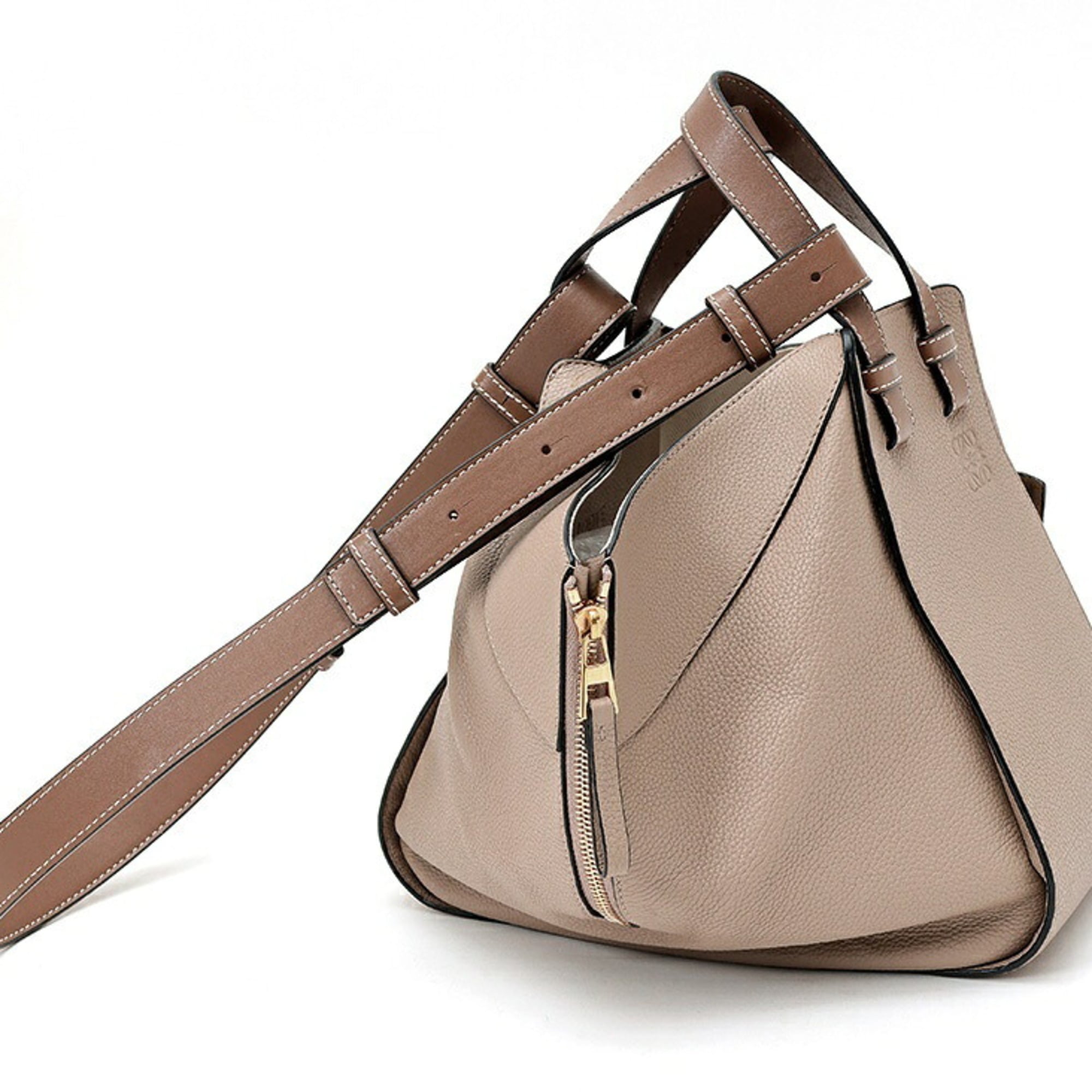 Loewe Grayish Sand Leather Shoulder Bag (Pre-Owned)