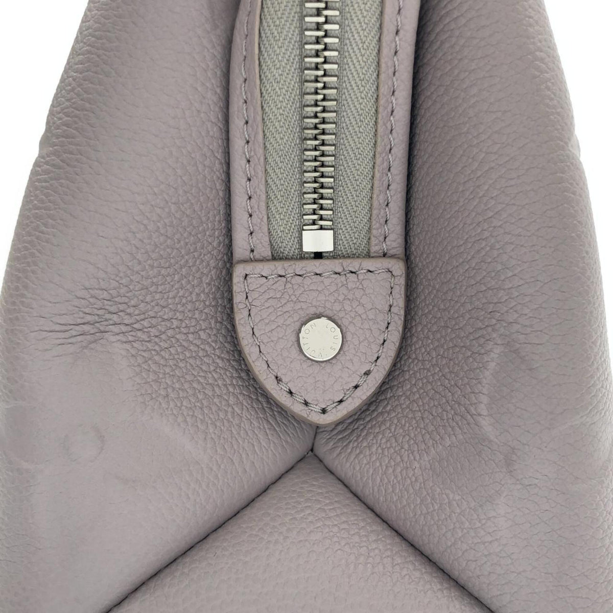 Louis Vuitton Gray Leather Handbag (Pre-Owned)