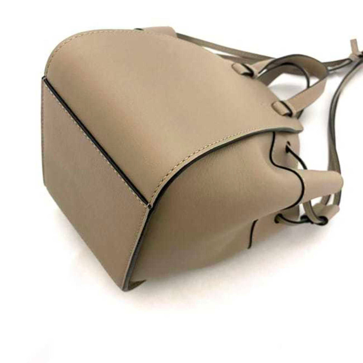 Loewe Hammock Beige Leather Handbag Shoulder Bag (Pre-Owned)