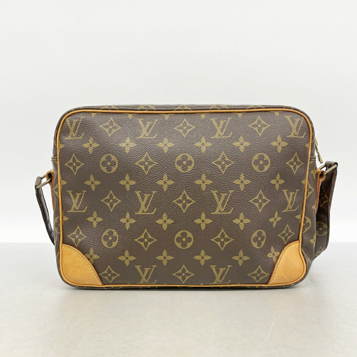 Louis Vuitton Brown Shoulder Bag (Pre-Owned)