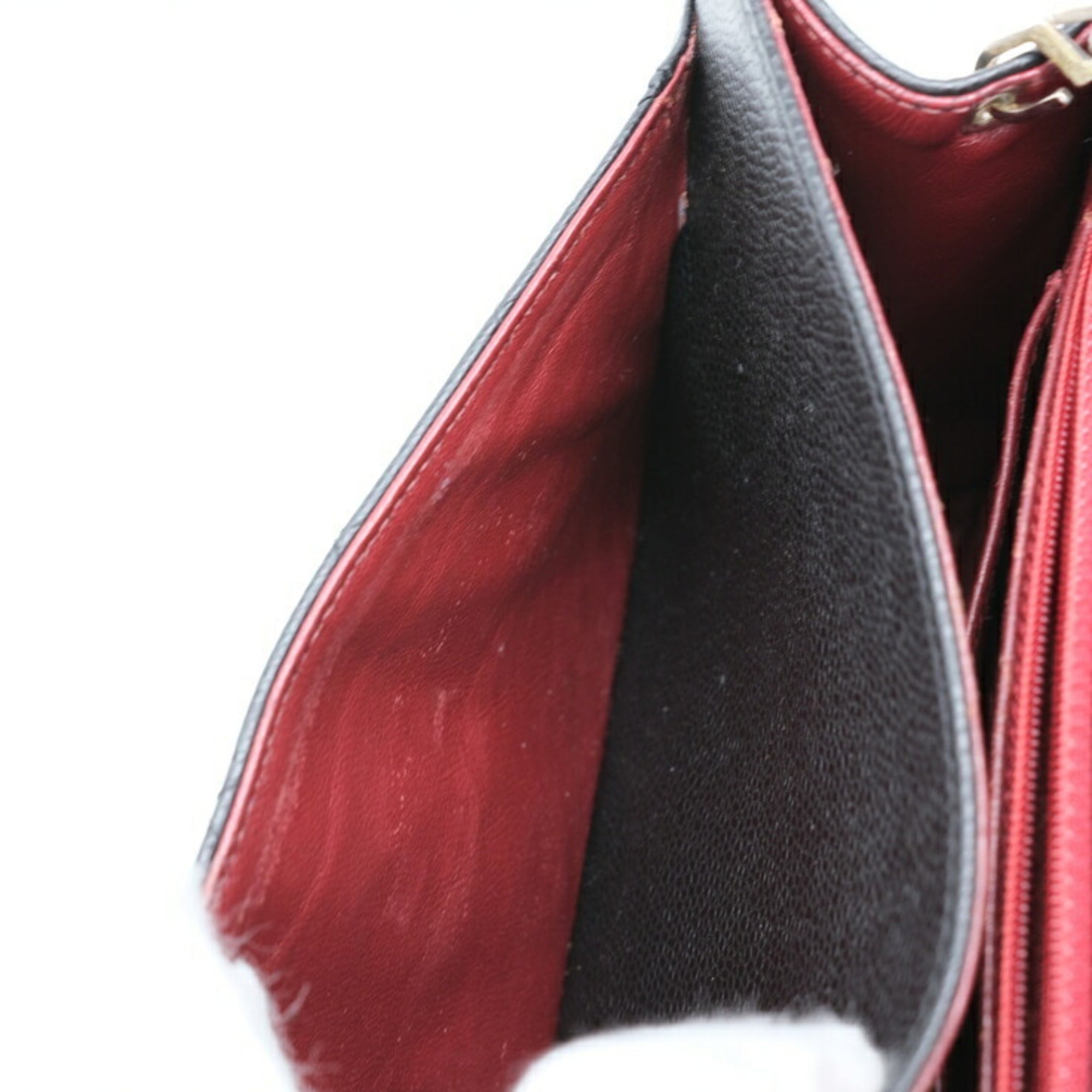 Chanel Black Caviar Leather Shoulder Bag (Pre-Owned)