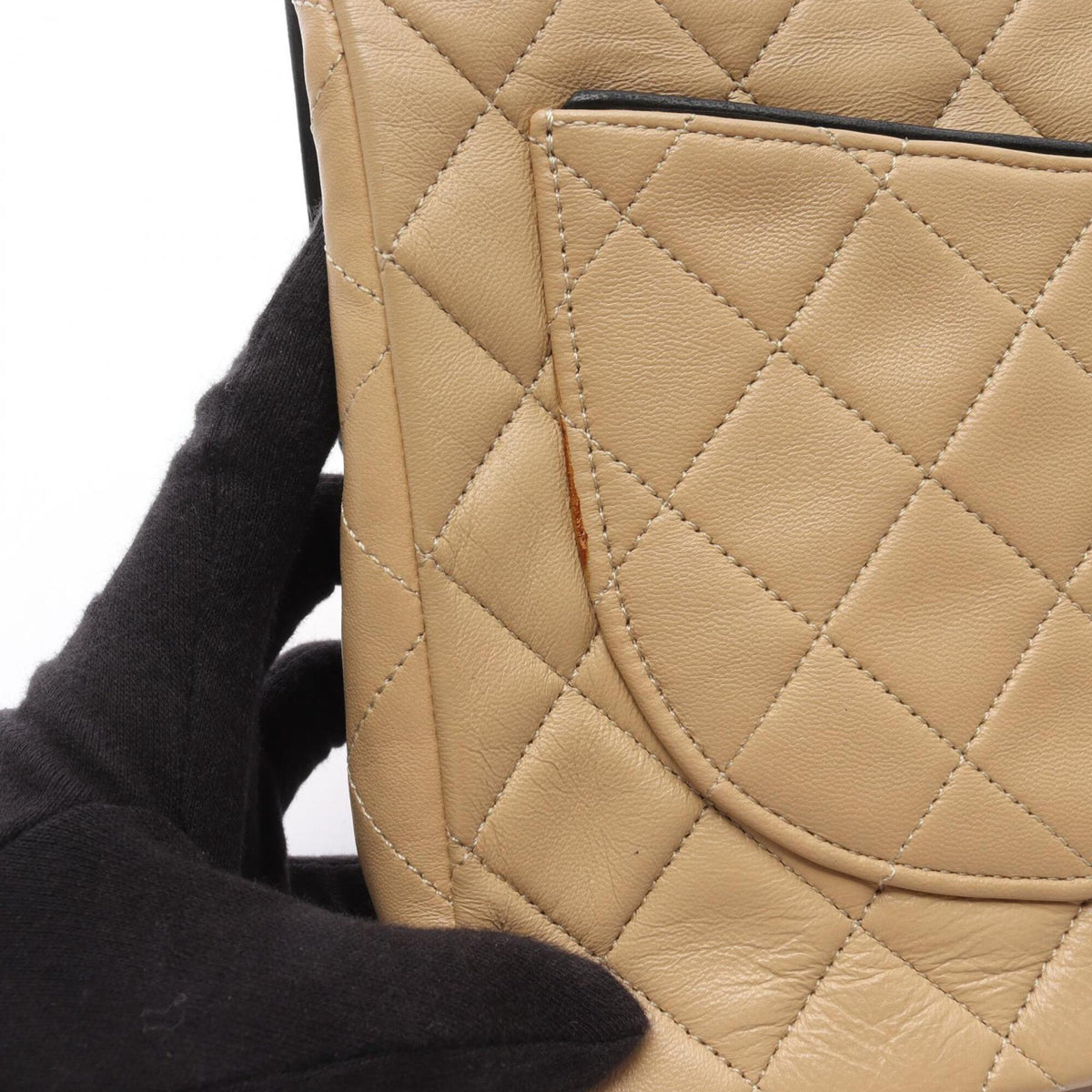 Chanel Matelasse Beige Leather Shoulder Bag (Pre-Owned)
