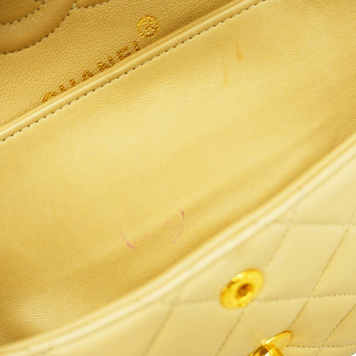 Chanel Beige Leather Shoulder Bag (Pre-Owned)