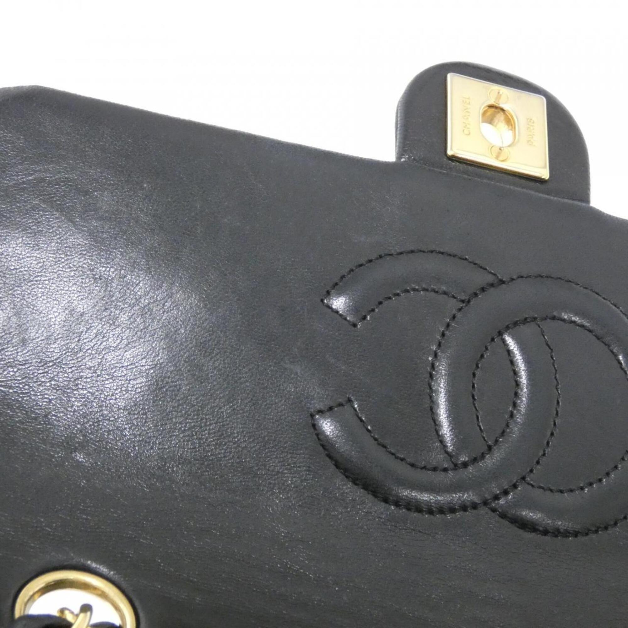 Chanel Black Leather Shoulder Bag (Pre-Owned)