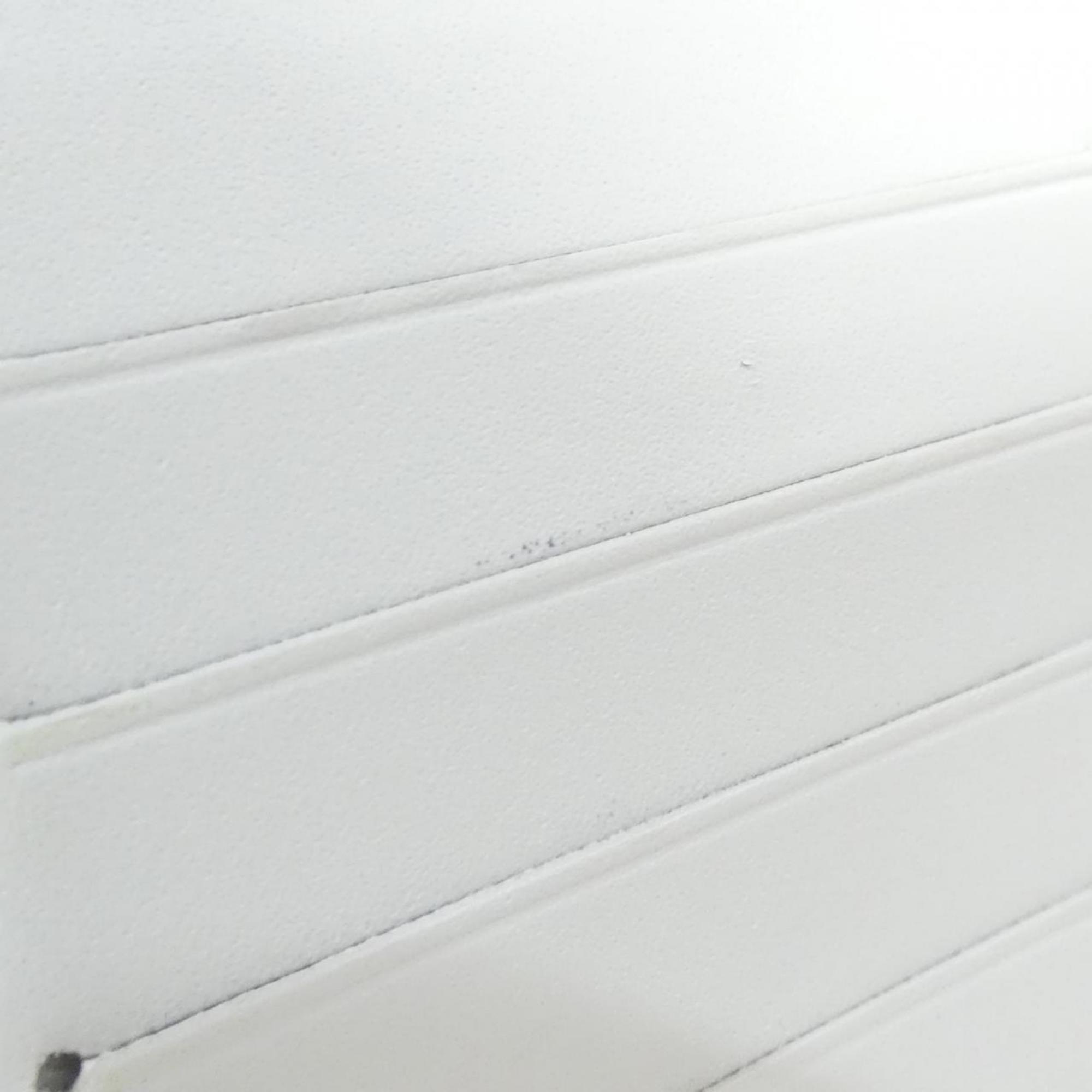 Louis Vuitton White (Pre-Owned)