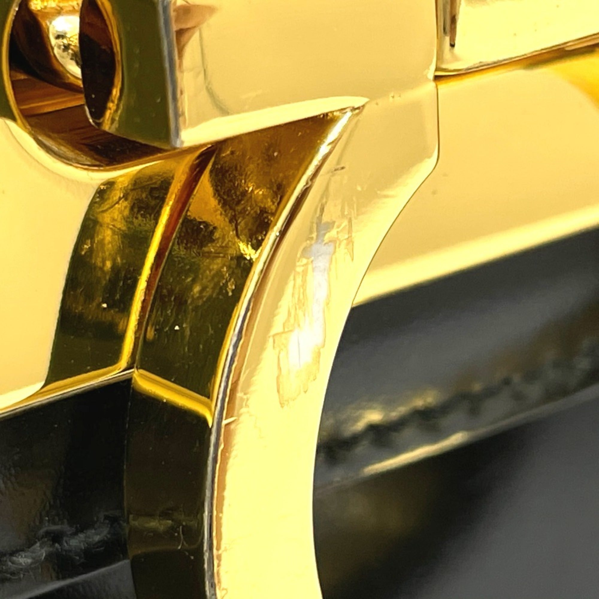 Salvatore Ferragamo Black Leather Handbag (Pre-Owned)