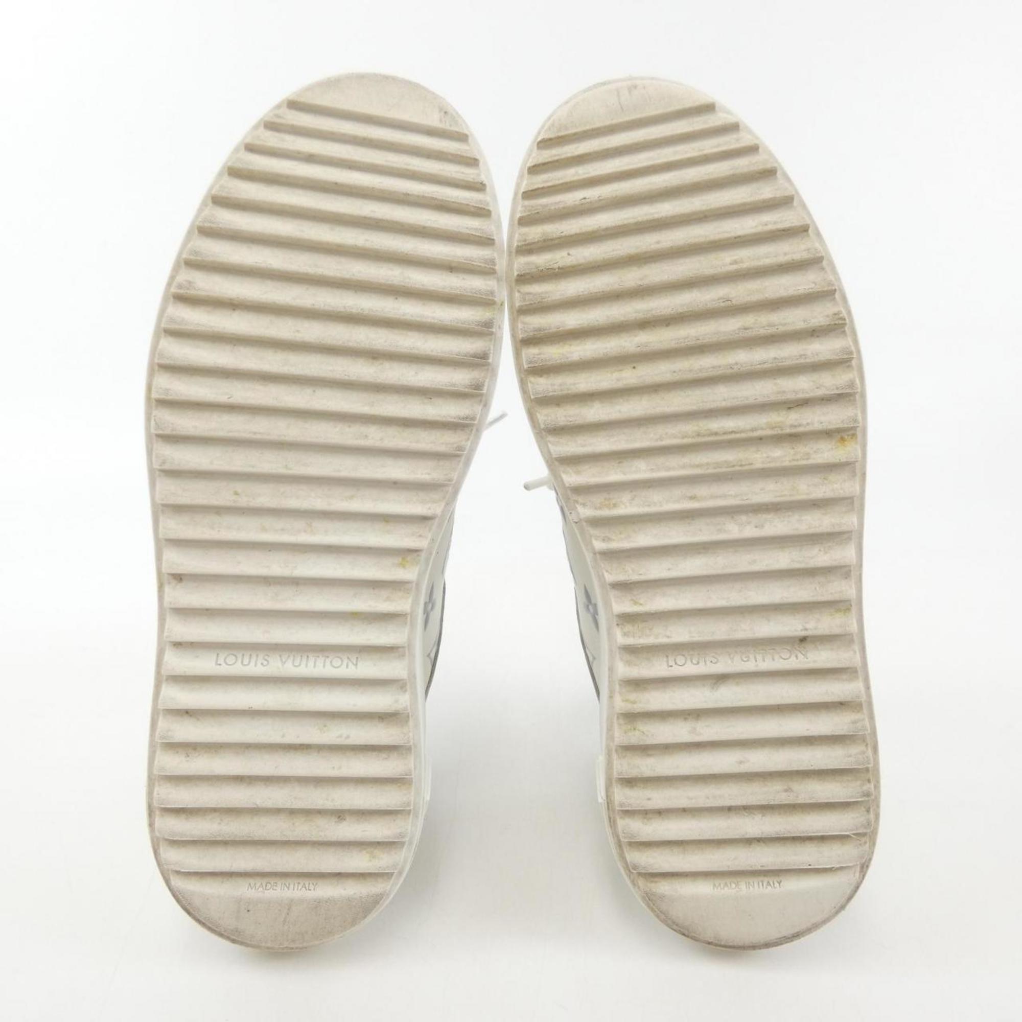 Louis Vuitton White Sneakers (Pre-Owned)