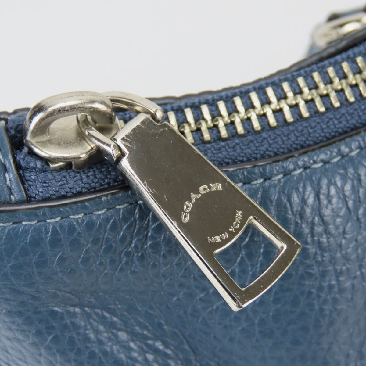 Coach Navy Leather Handbag (Pre-Owned)