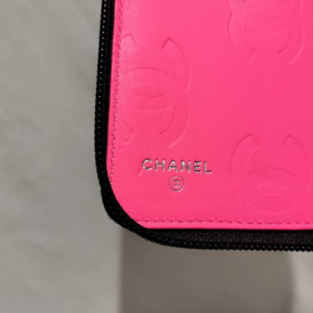 Chanel Black Pink Leather Long Wallet (Bi-Fold) (Pre-Owned)