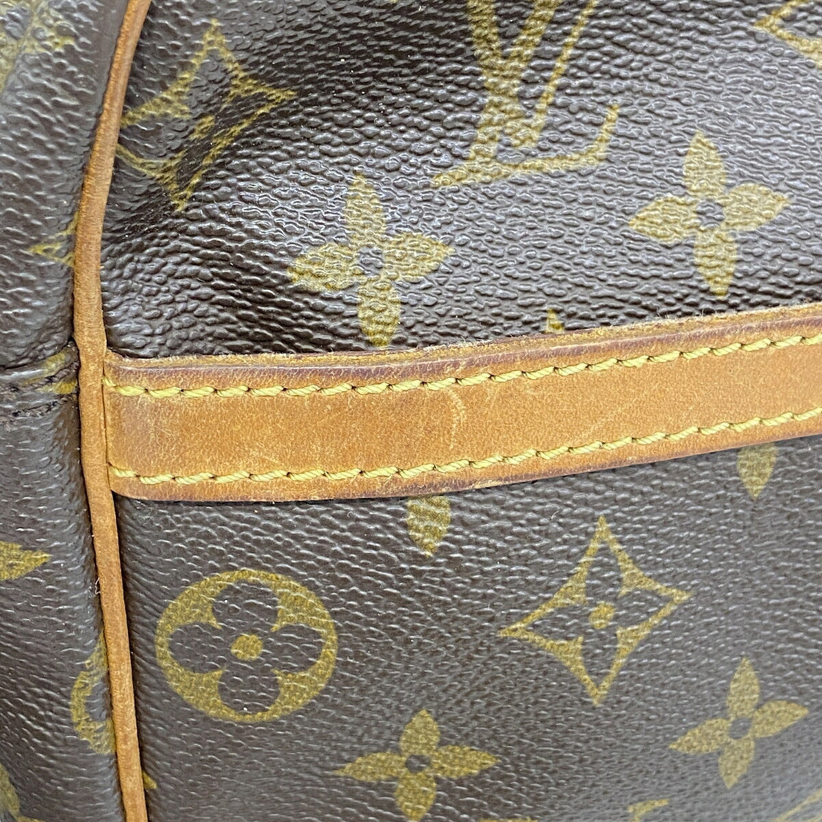 Louis Vuitton Brown Shoulder Bag (Pre-Owned)