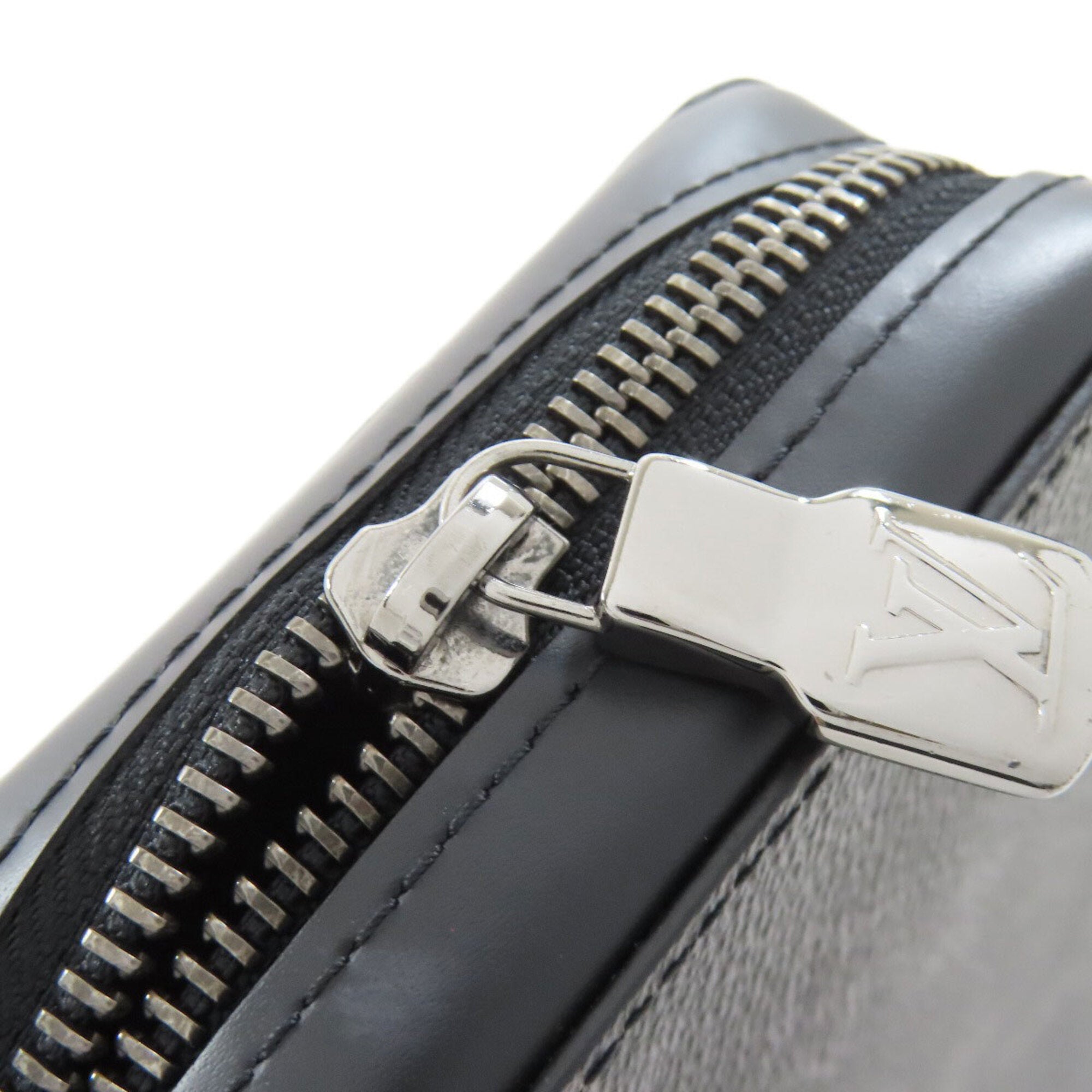 Louis Vuitton Black Monogram Eclipse Clutch Bag (Pre-Owned)