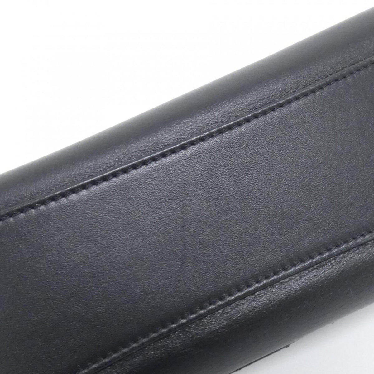 Chanel Black Leather Handbag (Pre-Owned)
