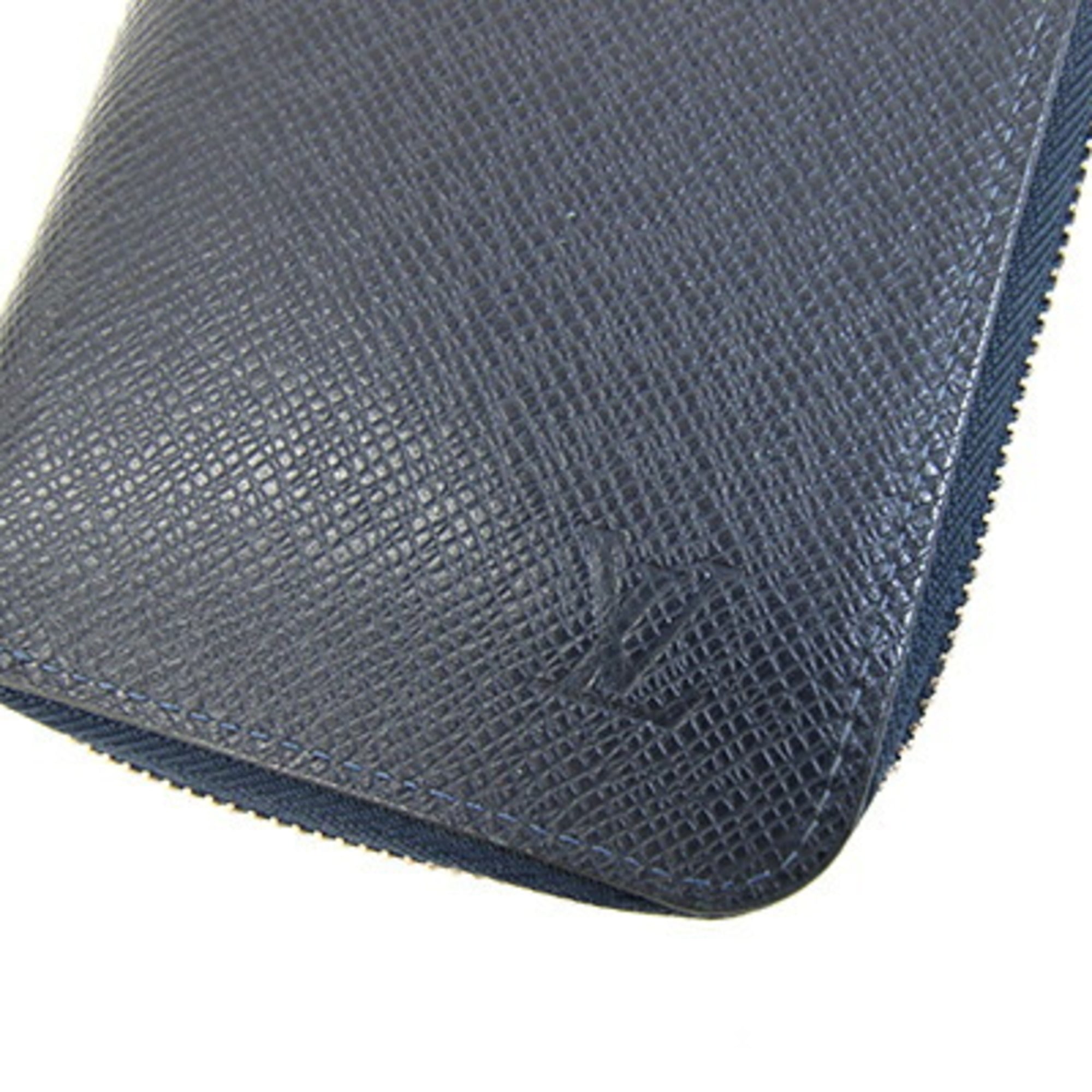 Louis Vuitton Taiga Navy Blue Taiga Leather Long Wallet (Bi-Fold) (Pre-Owned)