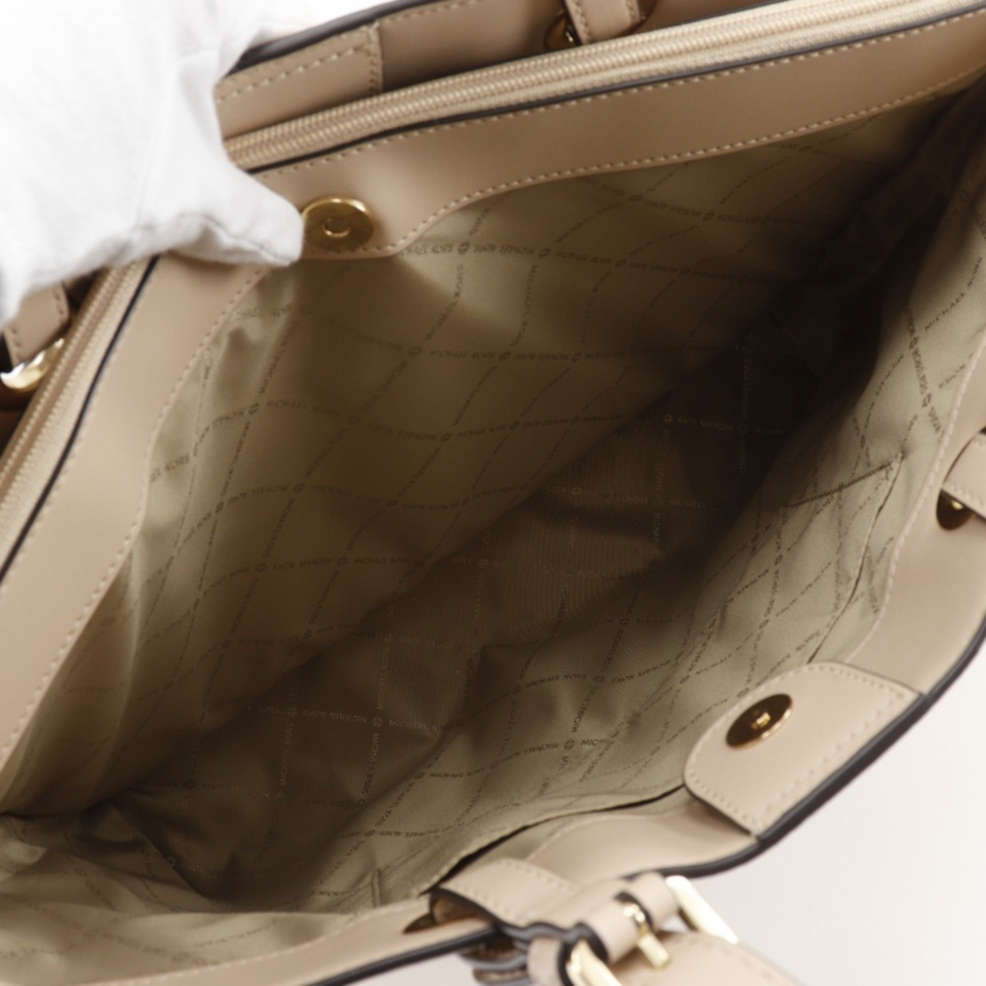 Michael Kors Beige Leather Tote Bag (Pre-Owned)