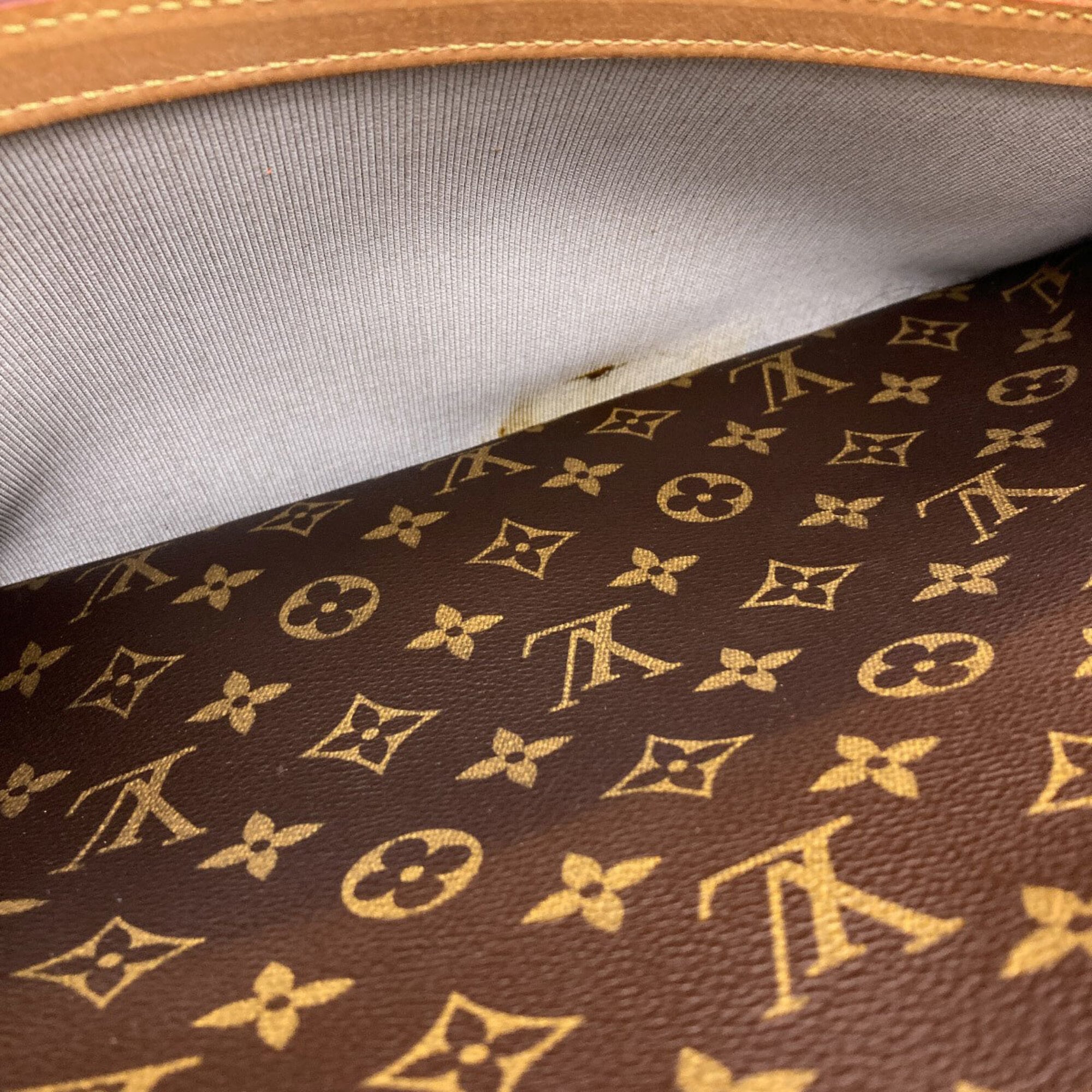 Louis Vuitton Monogram Monogram Shoulder Bag (Pre-Owned)