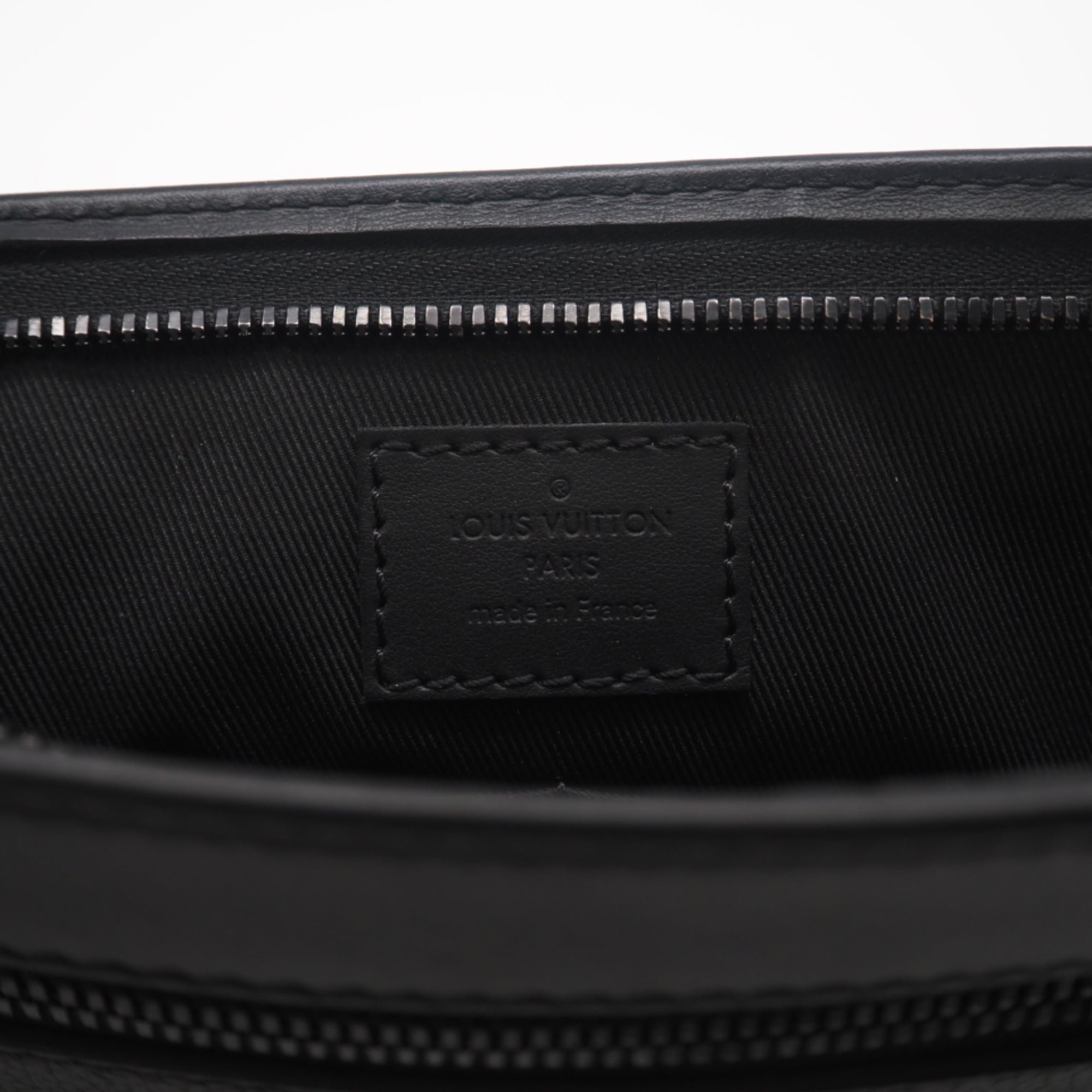 Louis Vuitton Black Noir Leather Shoulder Bag (Pre-Owned)