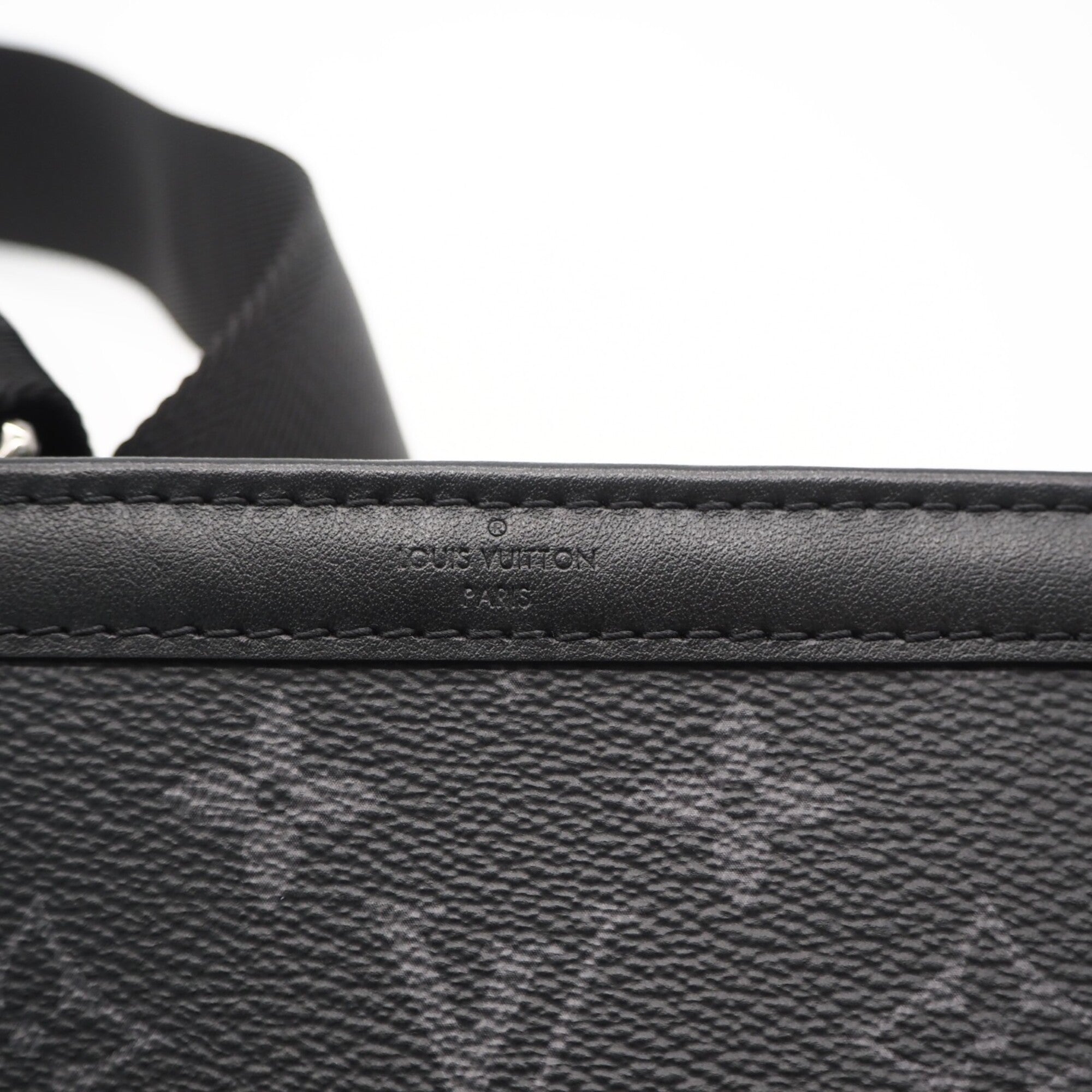 Louis Vuitton Black Coated Canvas Leather Pouch Shoulder Bag (Pre-Owned)