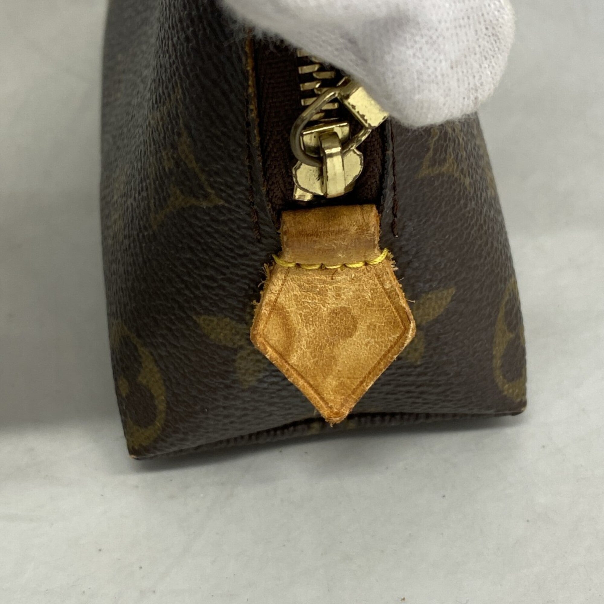 Louis Vuitton Brown Pouch (Pre-Owned)
