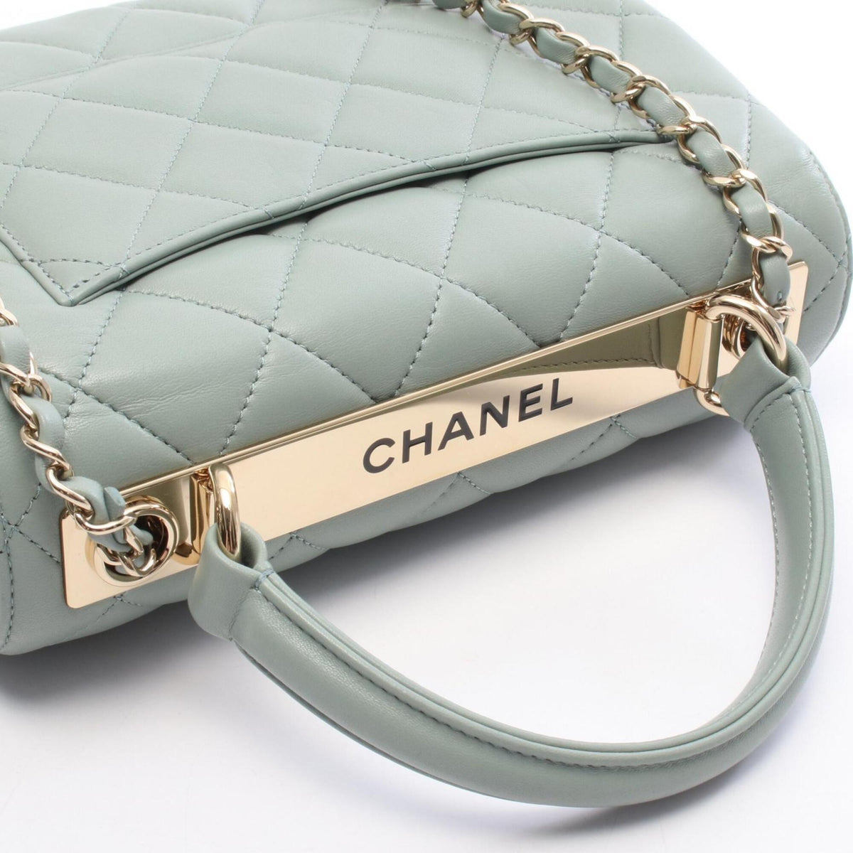 Chanel Green Leather Handbag Shoulder Bag (Pre-Owned)