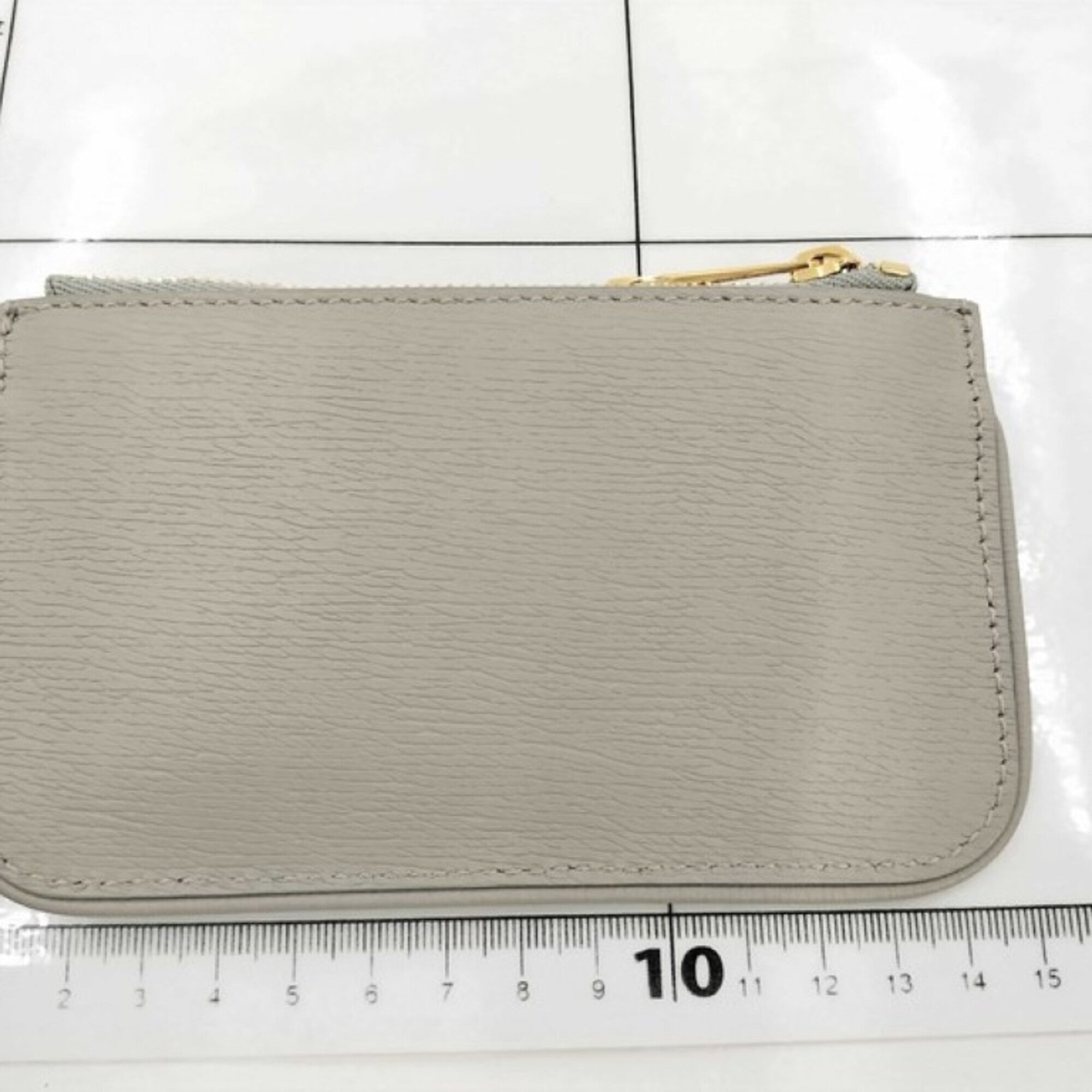 Gucci Gray Leather Coin Purse/Coin Case (Pre-Owned)