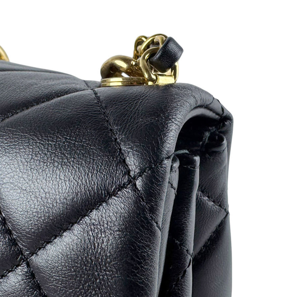 Chanel Black Leather Shoulder Bag (Pre-Owned)