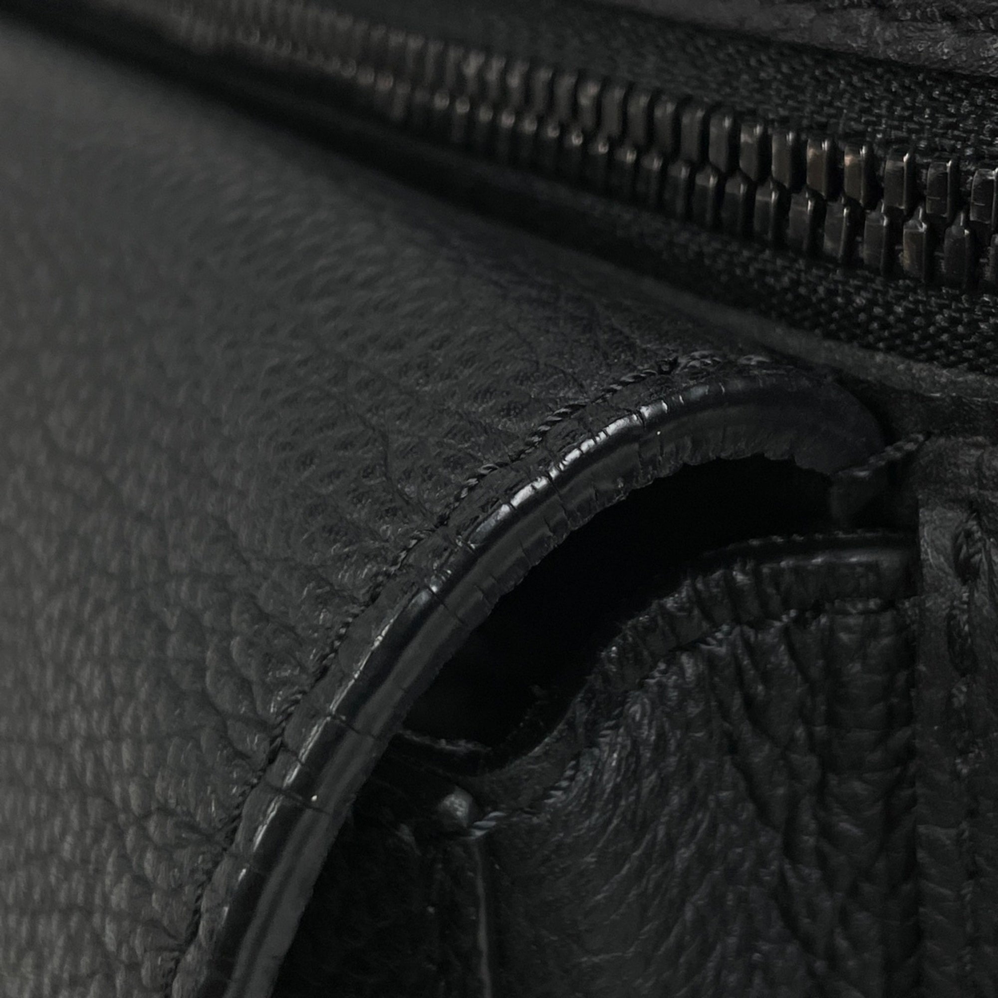 Louis Vuitton Black Noir Leather Shoulder Bag Sling Bag (Pre-Owned)