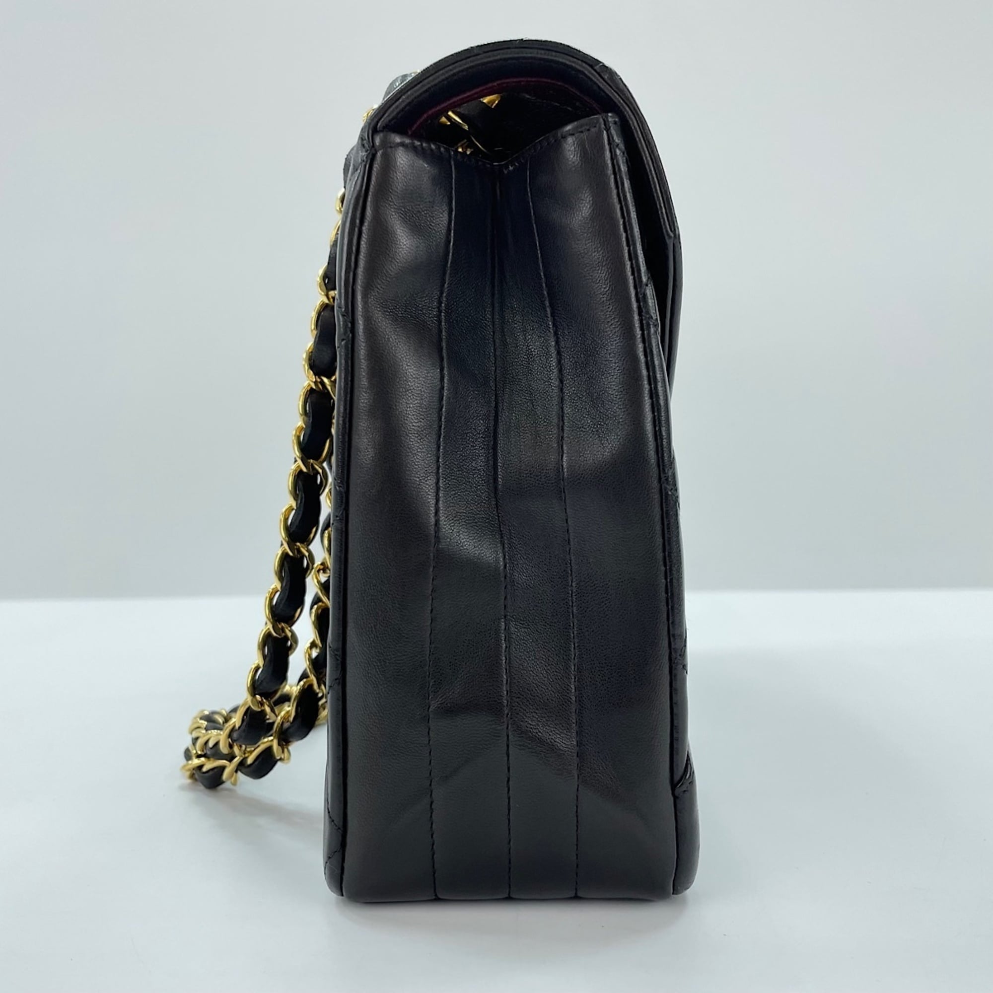 Chanel Black Shoulder Bag (Pre-Owned)
