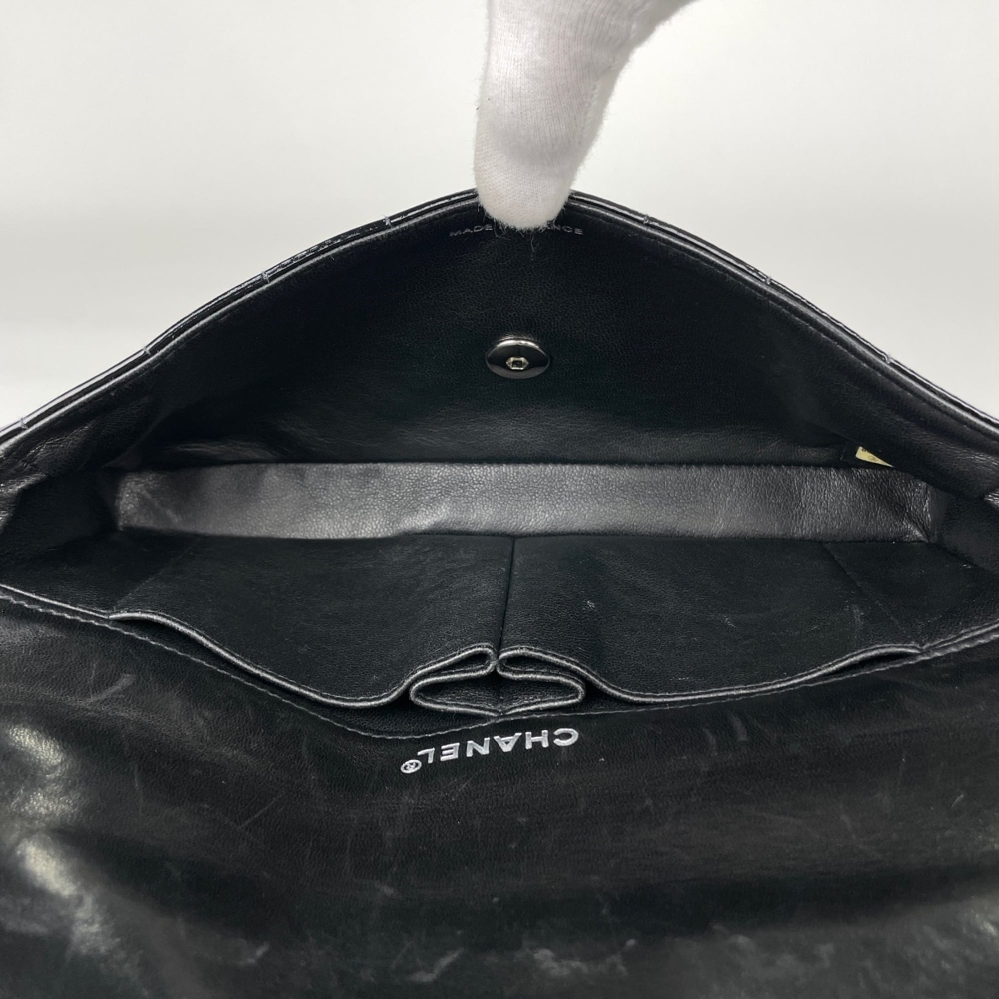 Chanel Black White Patent Leather Shoulder Bag (Pre-Owned)