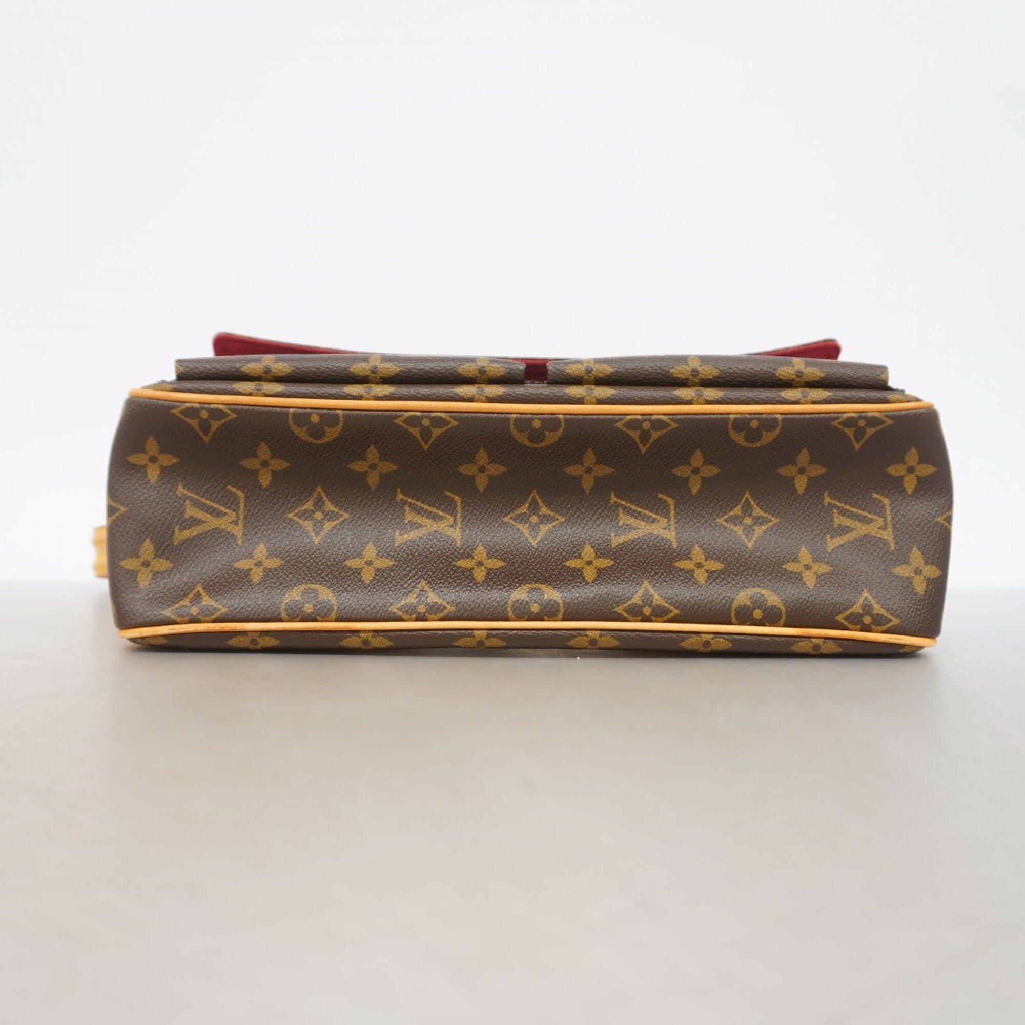 Louis Vuitton Brown Shoulder Bag (Pre-Owned)