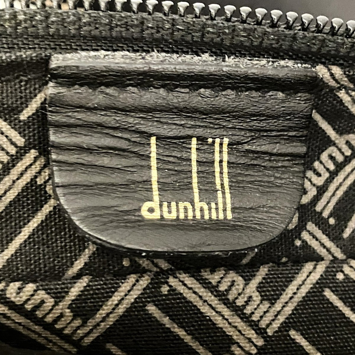 Dunhill Black Leather Shoulder Bag (Pre-Owned)