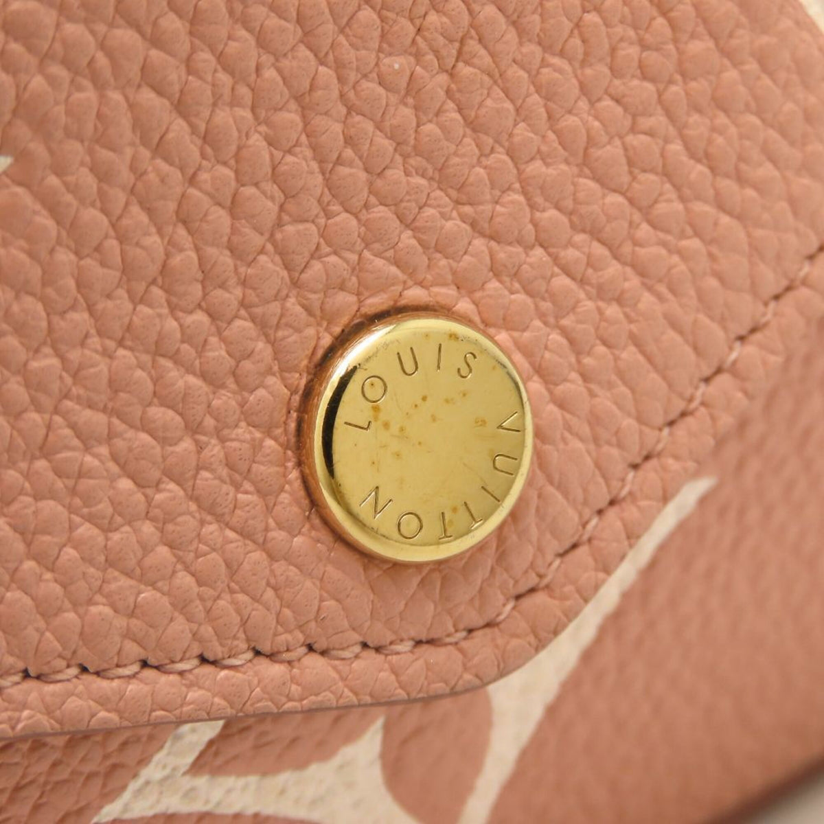 Louis Vuitton Leather Pochette Shoulder Bag (Pre-Owned)
