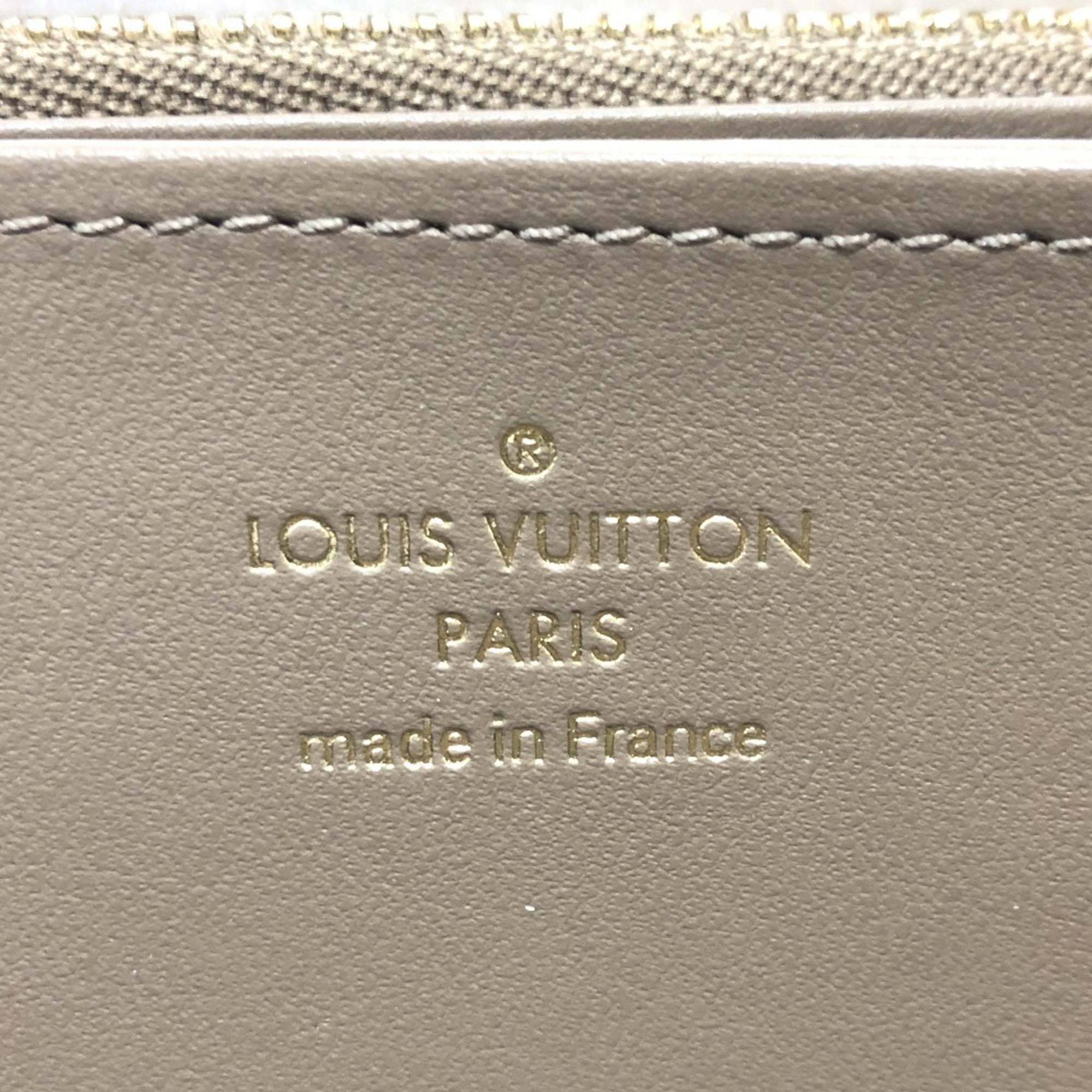 Louis Vuitton Beige Leather Long Wallet (Bi-Fold) (Pre-Owned)