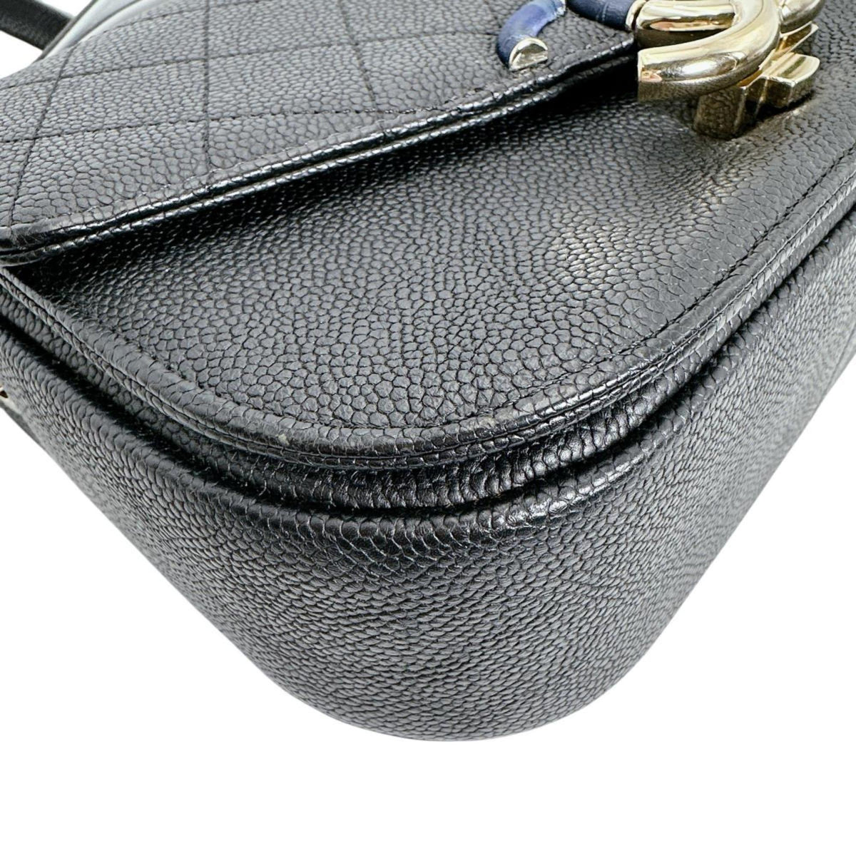 Chanel Black Grained Calfskin Shoulder Bag (Pre-Owned)