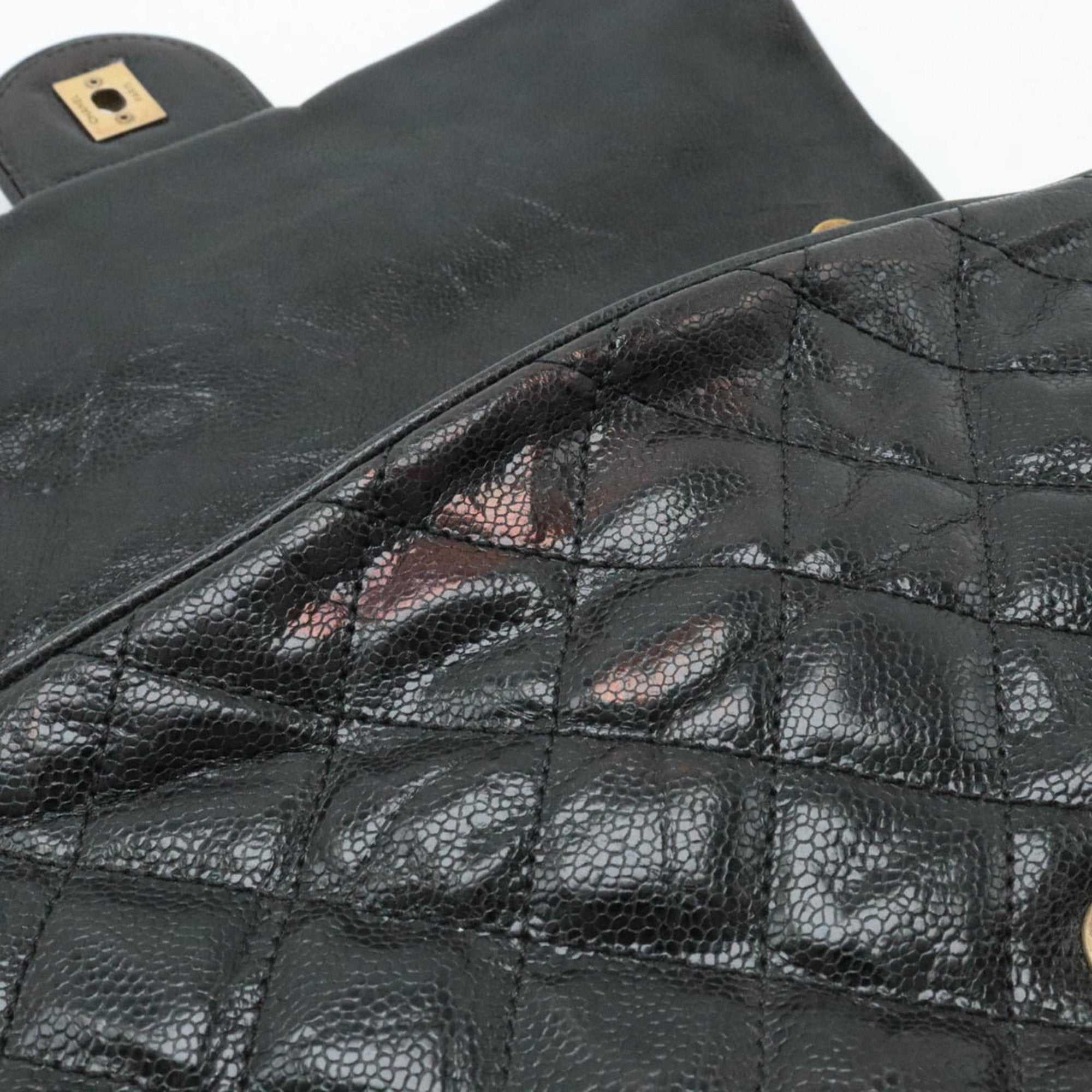 Chanel Black Caviar Leather Shoulder Bag (Pre-Owned)