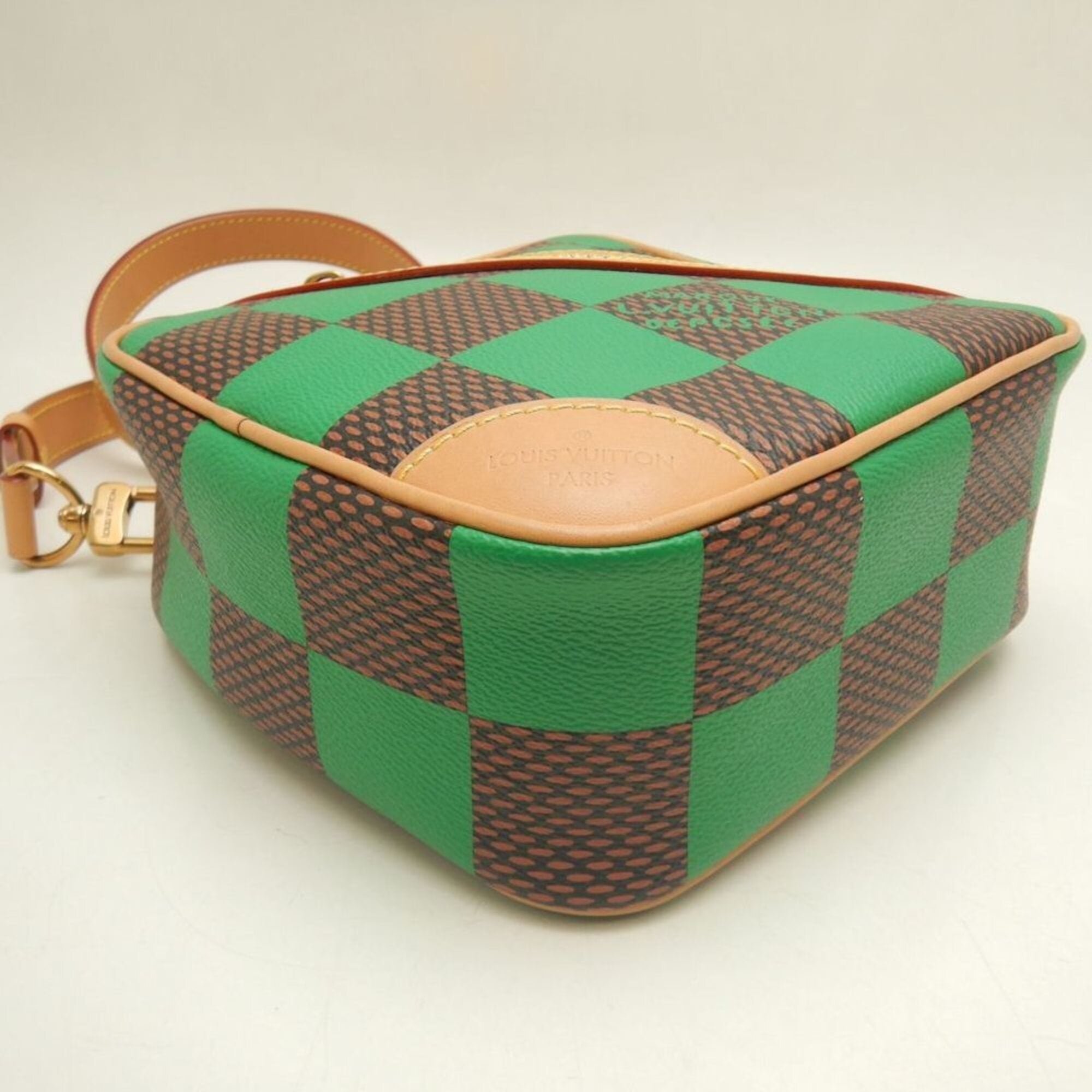 Louis Vuitton Vert Coated Canvas Shoulder Bag (Pre-Owned)