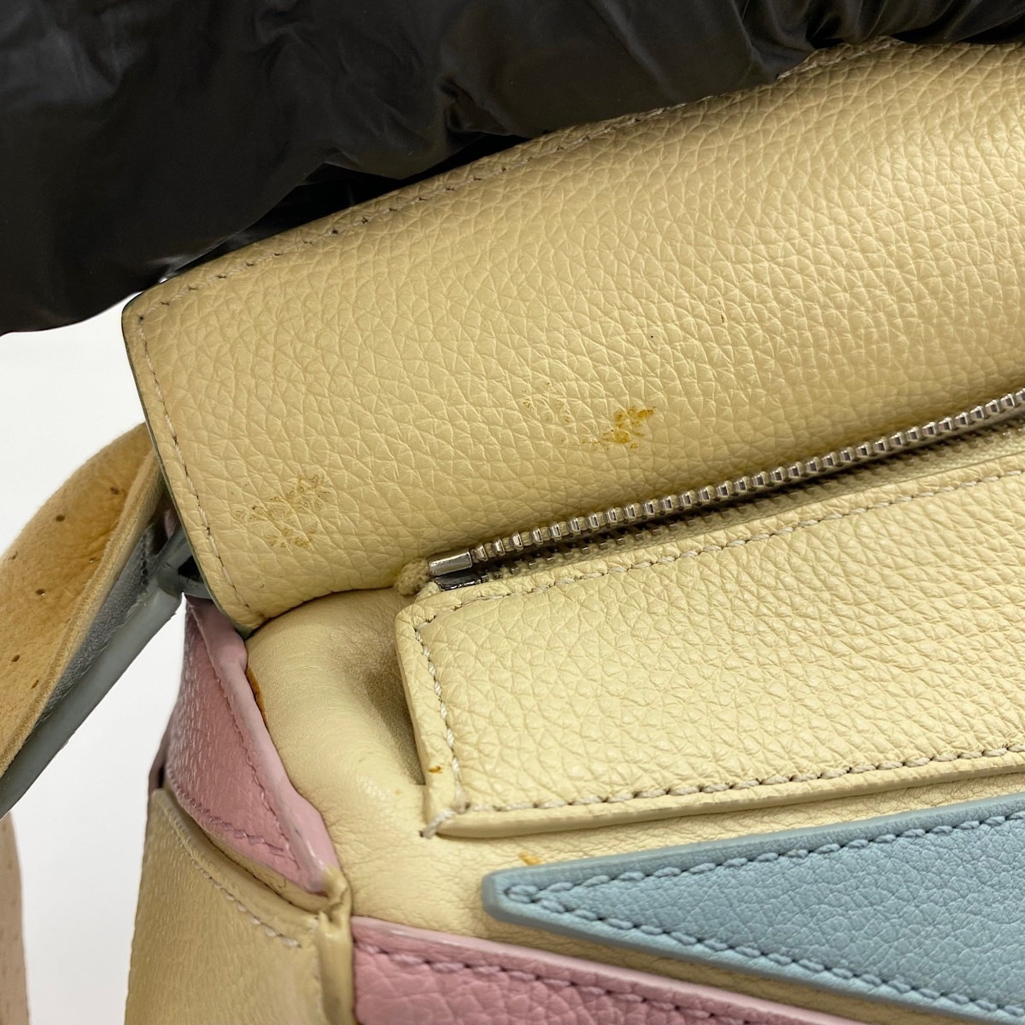 Loewe Puzzle Multi-Color Leather Handbag (Pre-Owned)