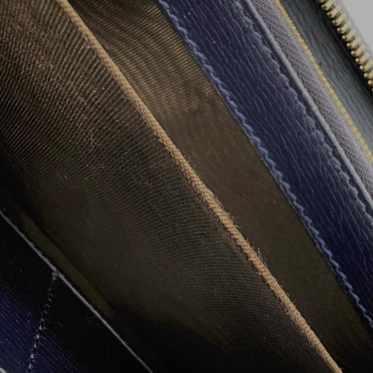 Gucci Navy Red Color Leather Long Wallet (Bi-Fold) (Pre-Owned)