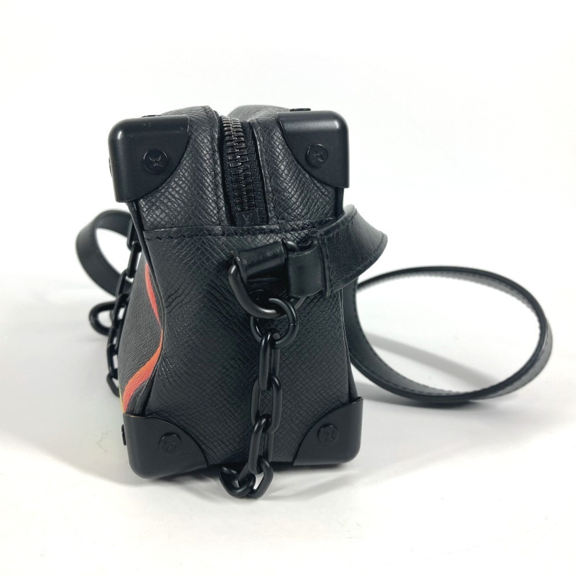 Louis Vuitton Taiga Black Multi-Color Taiga Leather Pochette Shoulder Bag (Pre-Owned)