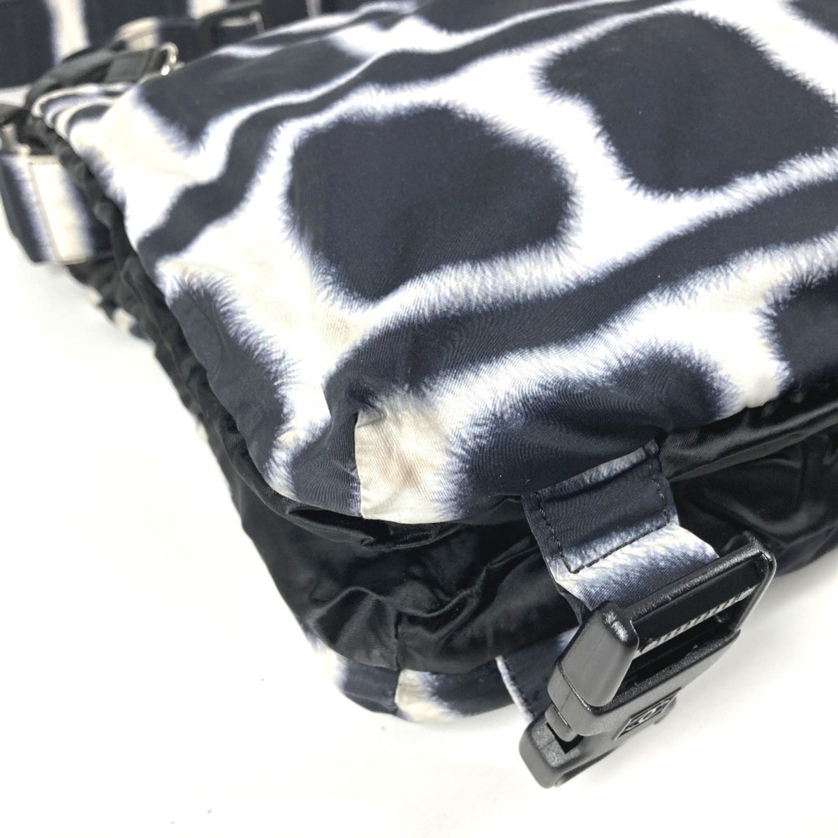 Chanel Sport Black White Nylon Shoulder Bag (Pre-Owned)