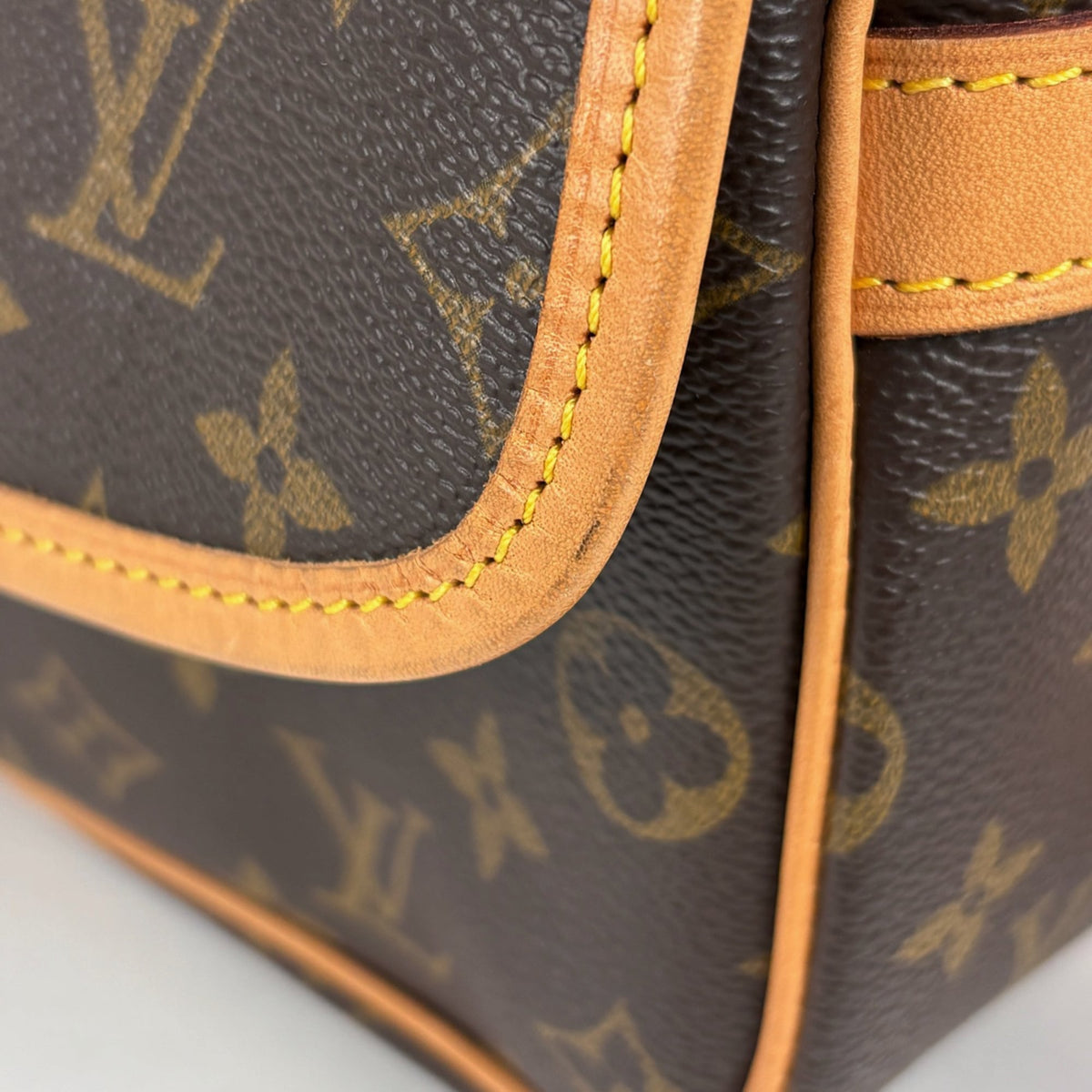 Louis Vuitton Monogram Brown Monogram Shoulder Bag (Pre-Owned)
